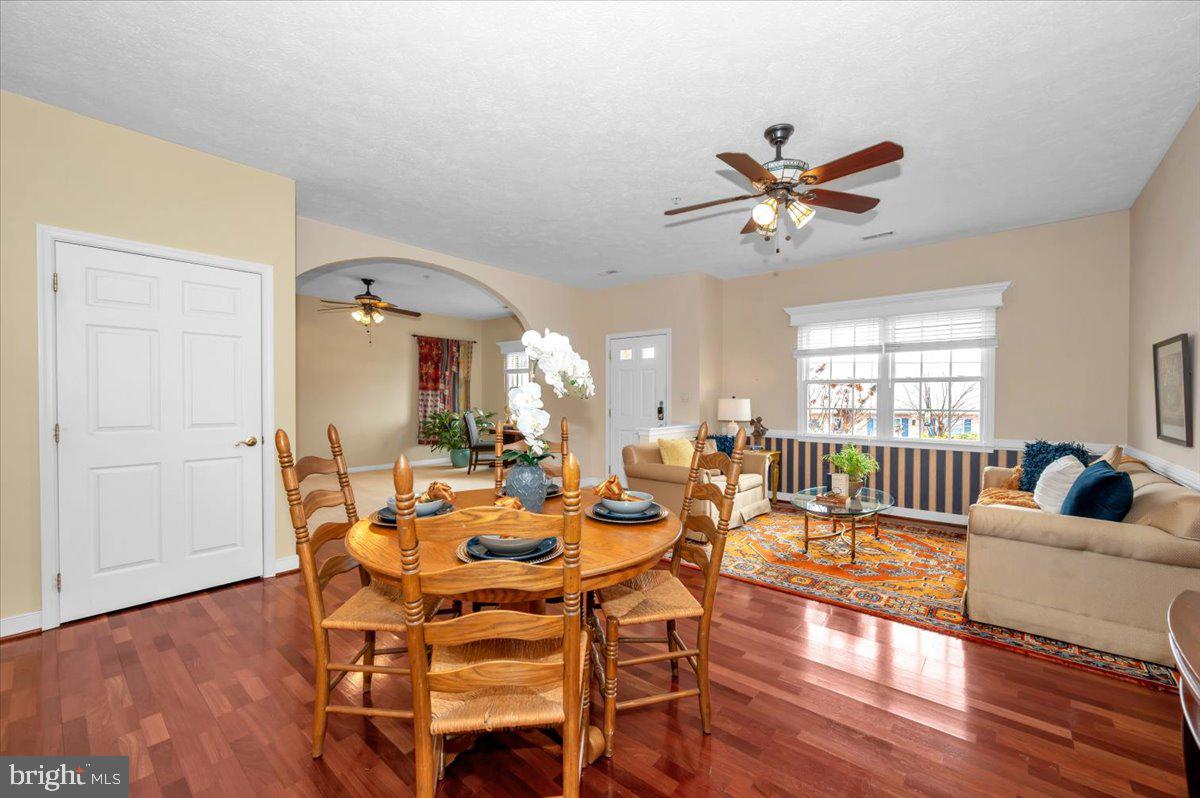 SUMMERLAND MANOR - Residential