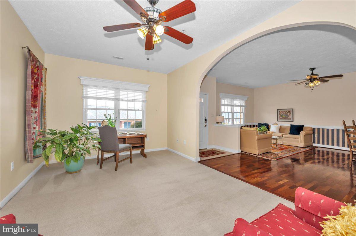 SUMMERLAND MANOR - Residential