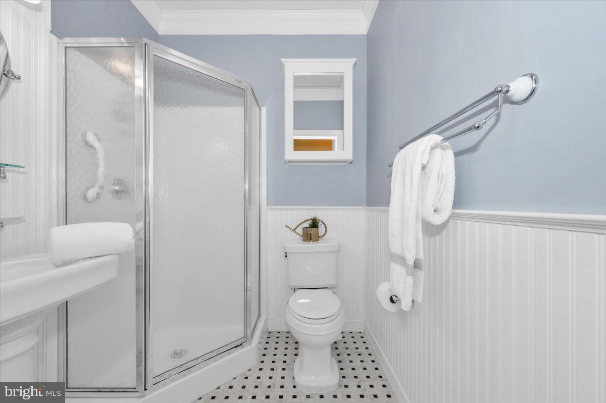 SUMMERLAND MANOR - Residential