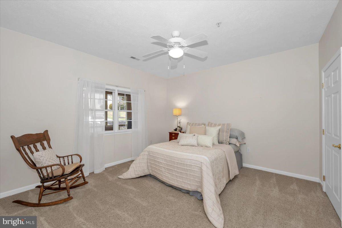 SUMMERLAND MANOR - Residential