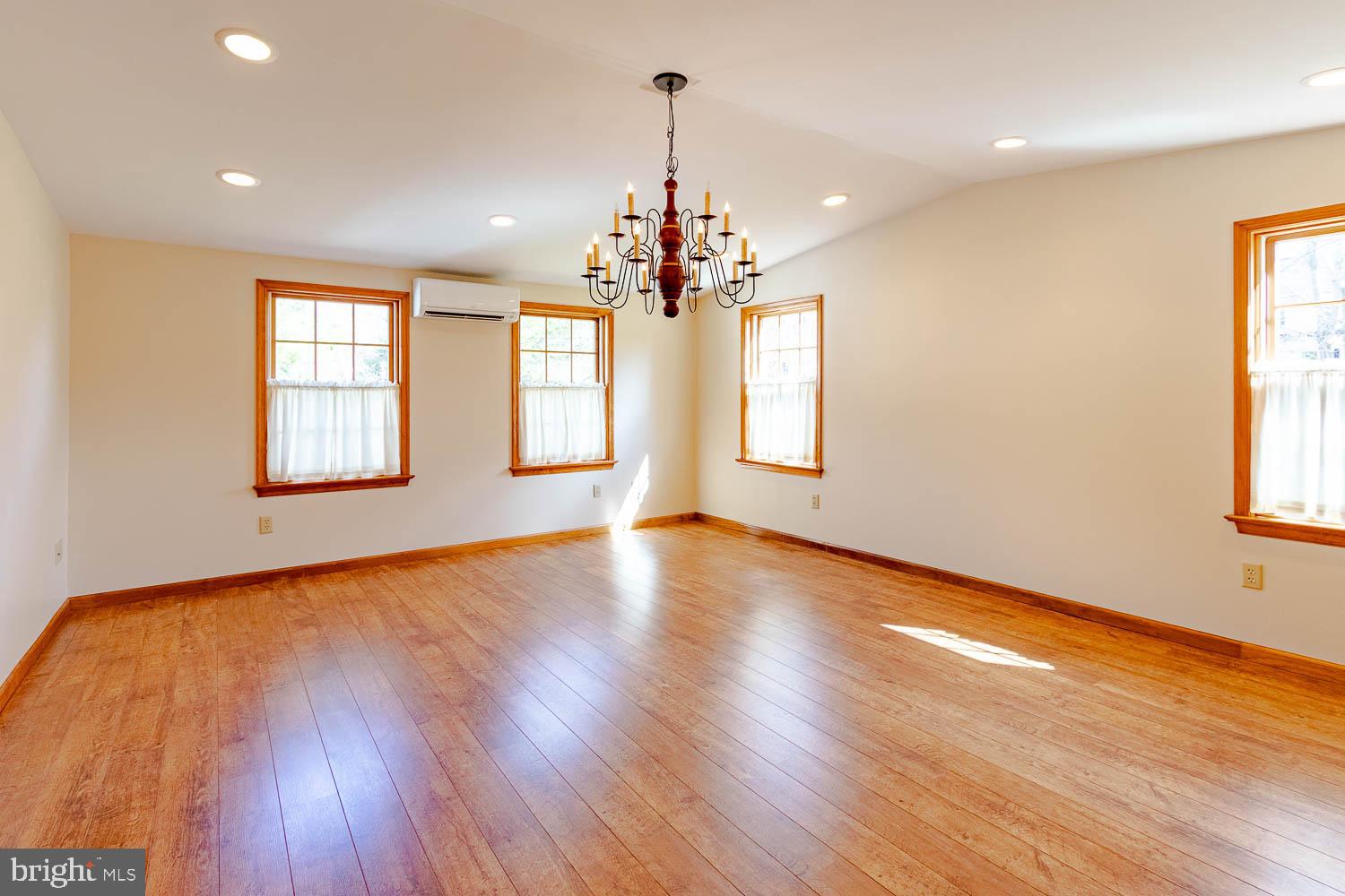 OAK GROVE - Residential