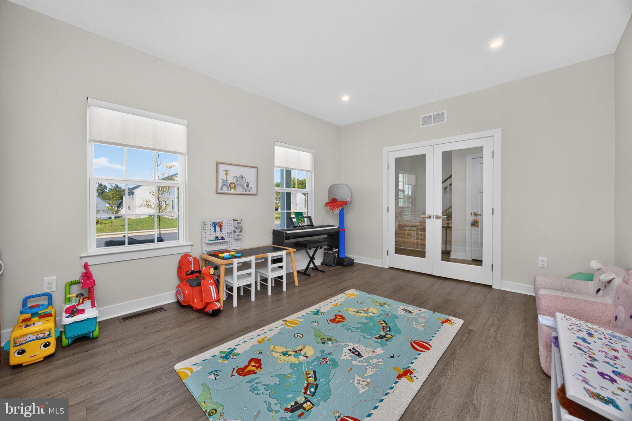 406 CRENATA DRIVE