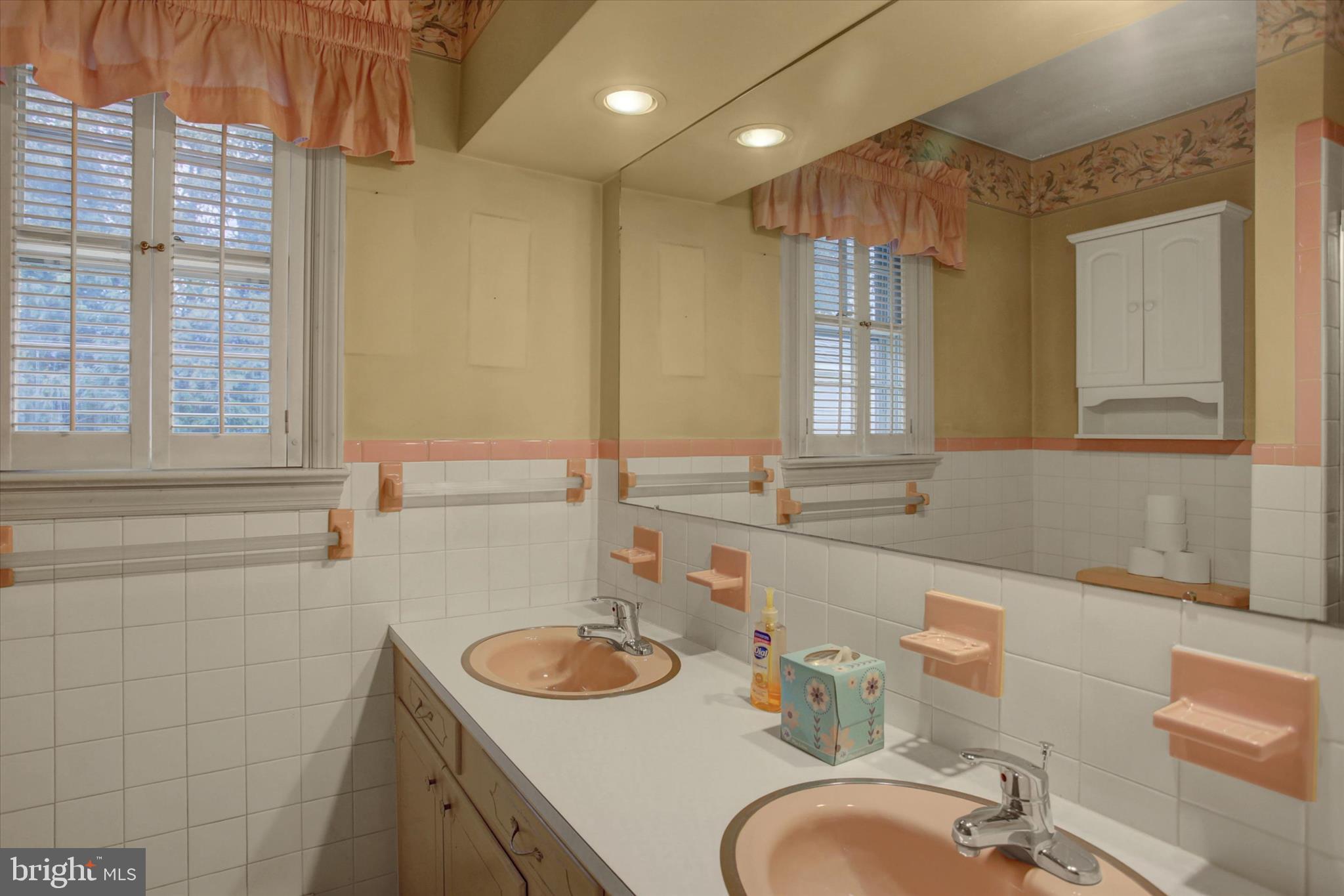 SOUTH GUILFORD HILLS - Residential