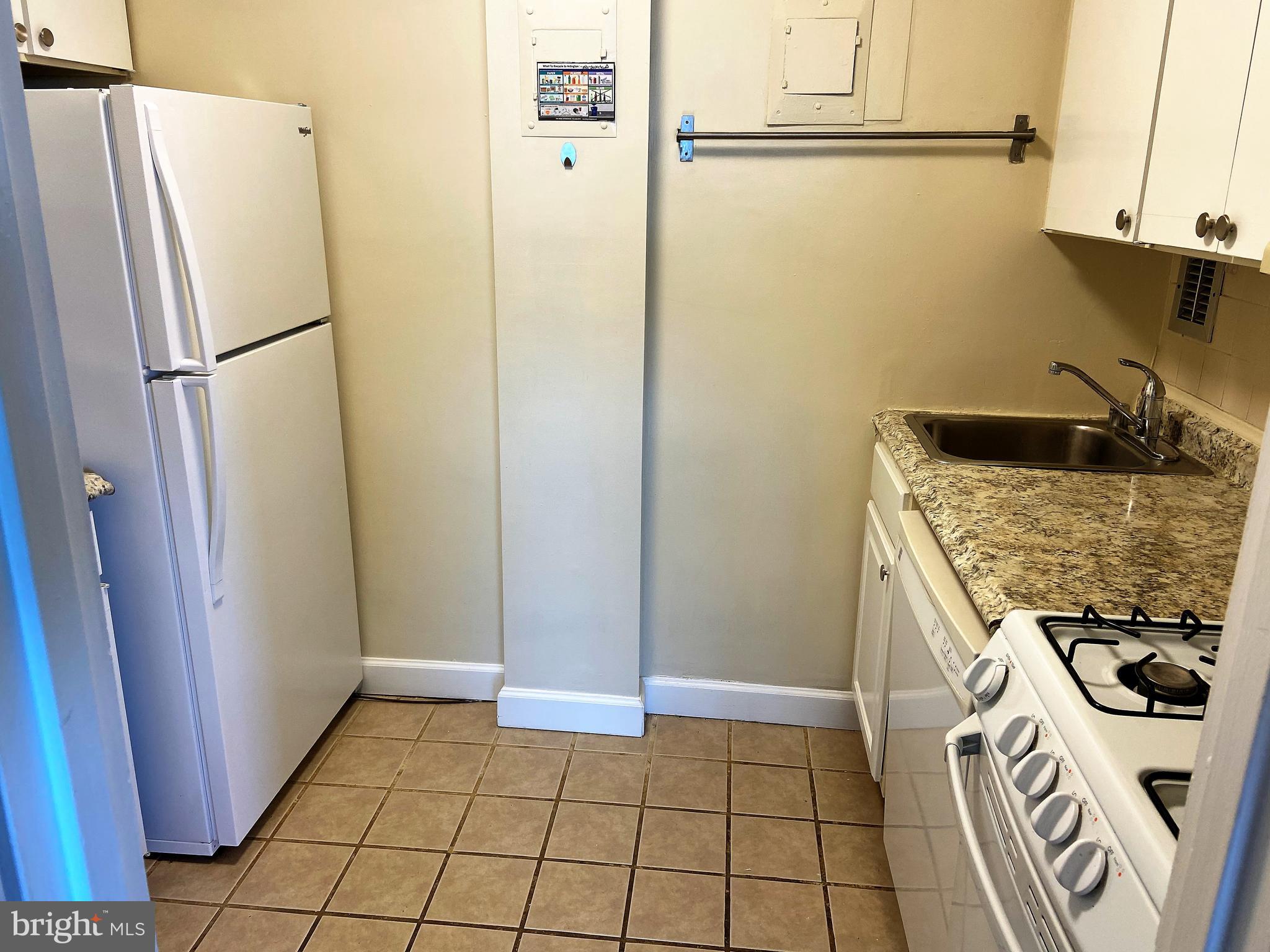 RIVER PLACE SOUTH - Residential Lease