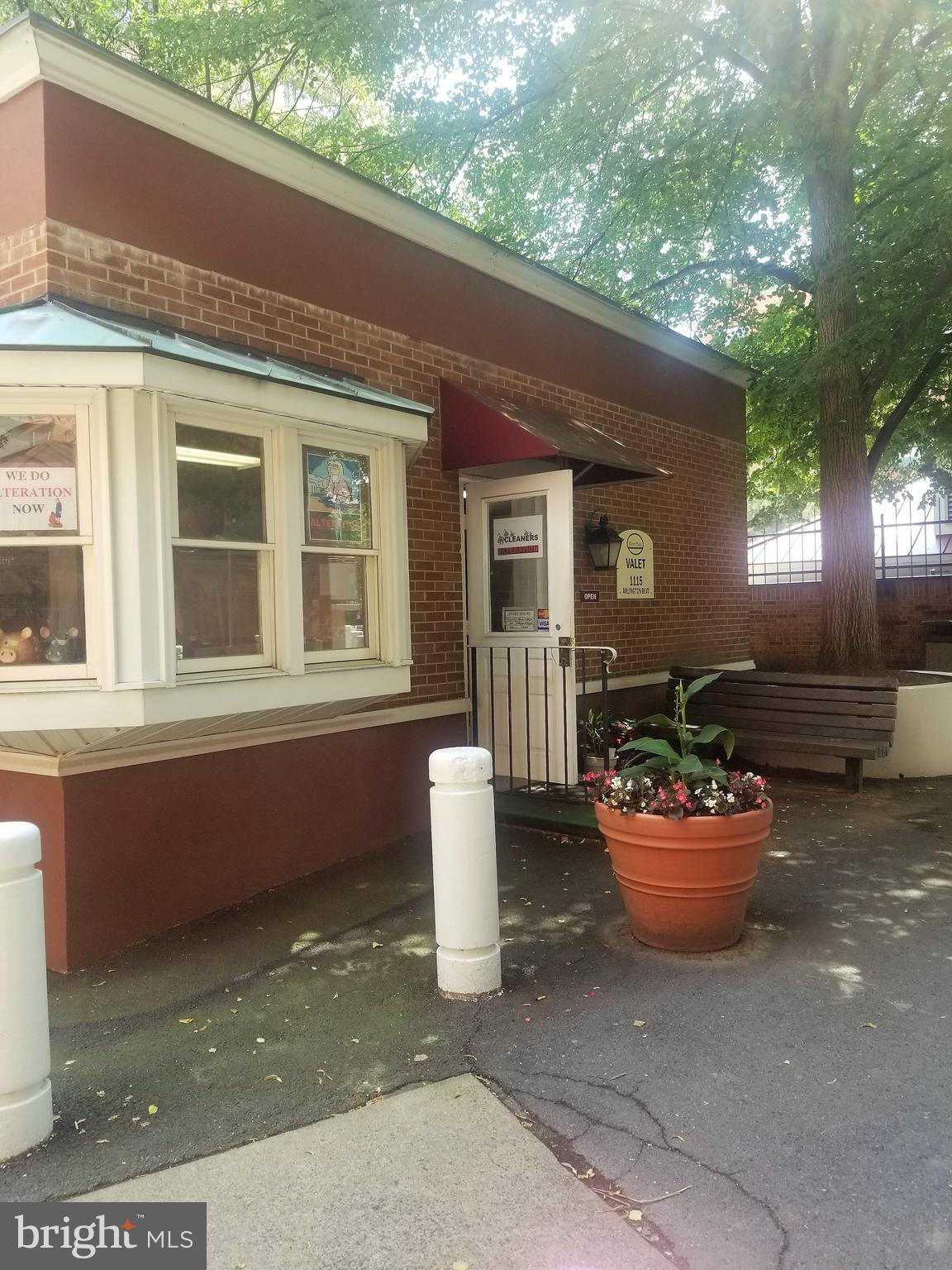 RIVER PLACE SOUTH - Residential Lease