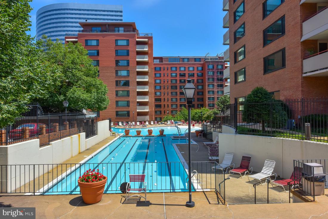 RIVER PLACE SOUTH - Residential Lease