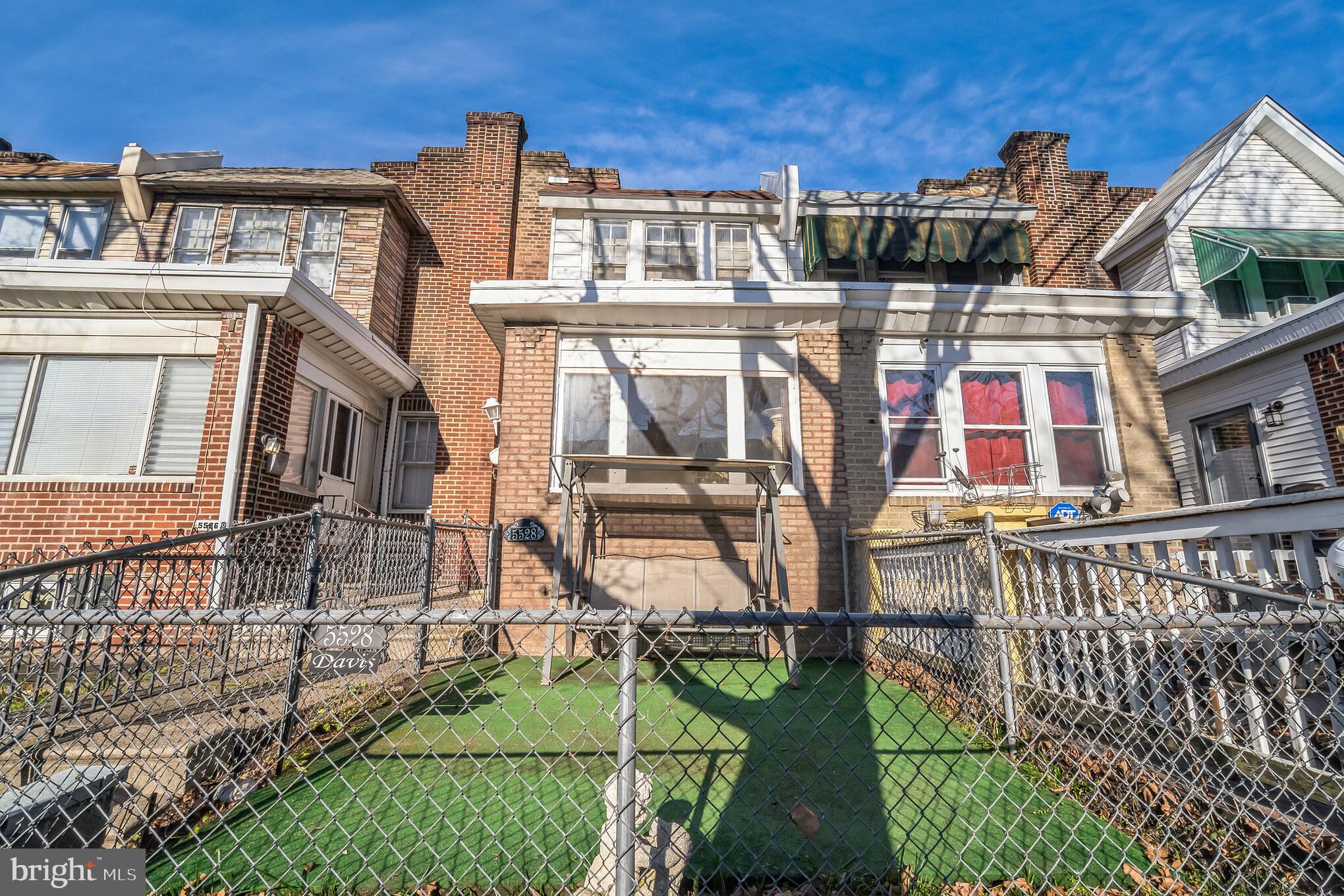 OXFORD CIRCLE - Residential