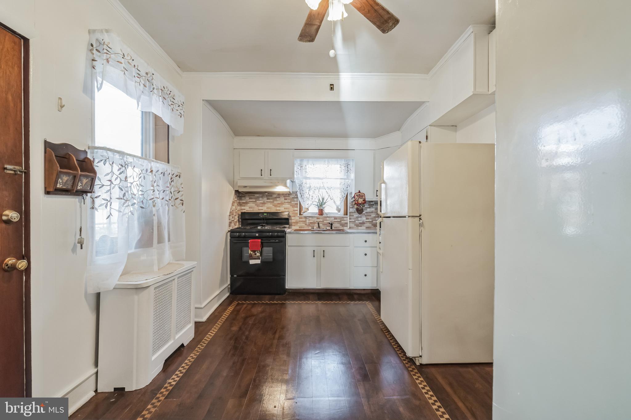 OXFORD CIRCLE - Residential