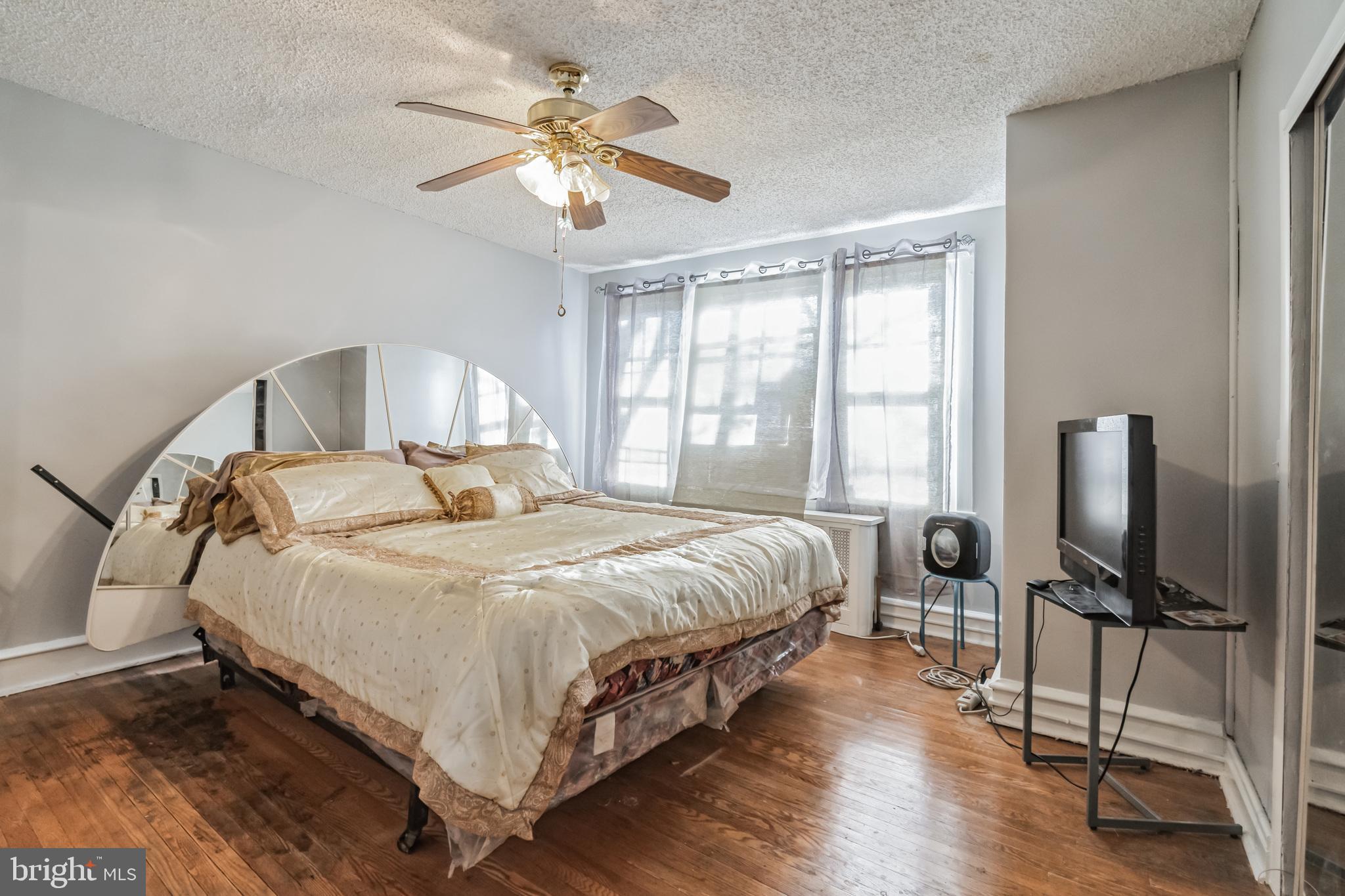 OXFORD CIRCLE - Residential
