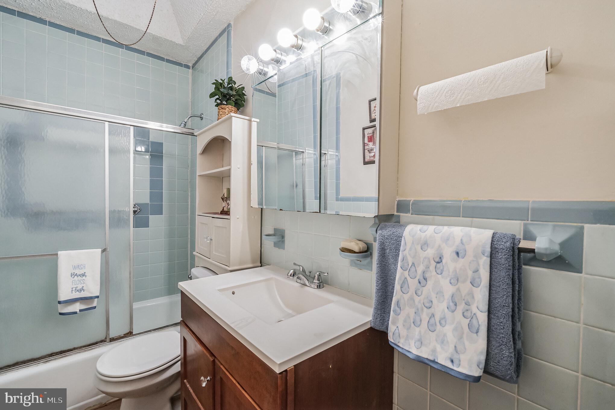 OXFORD CIRCLE - Residential