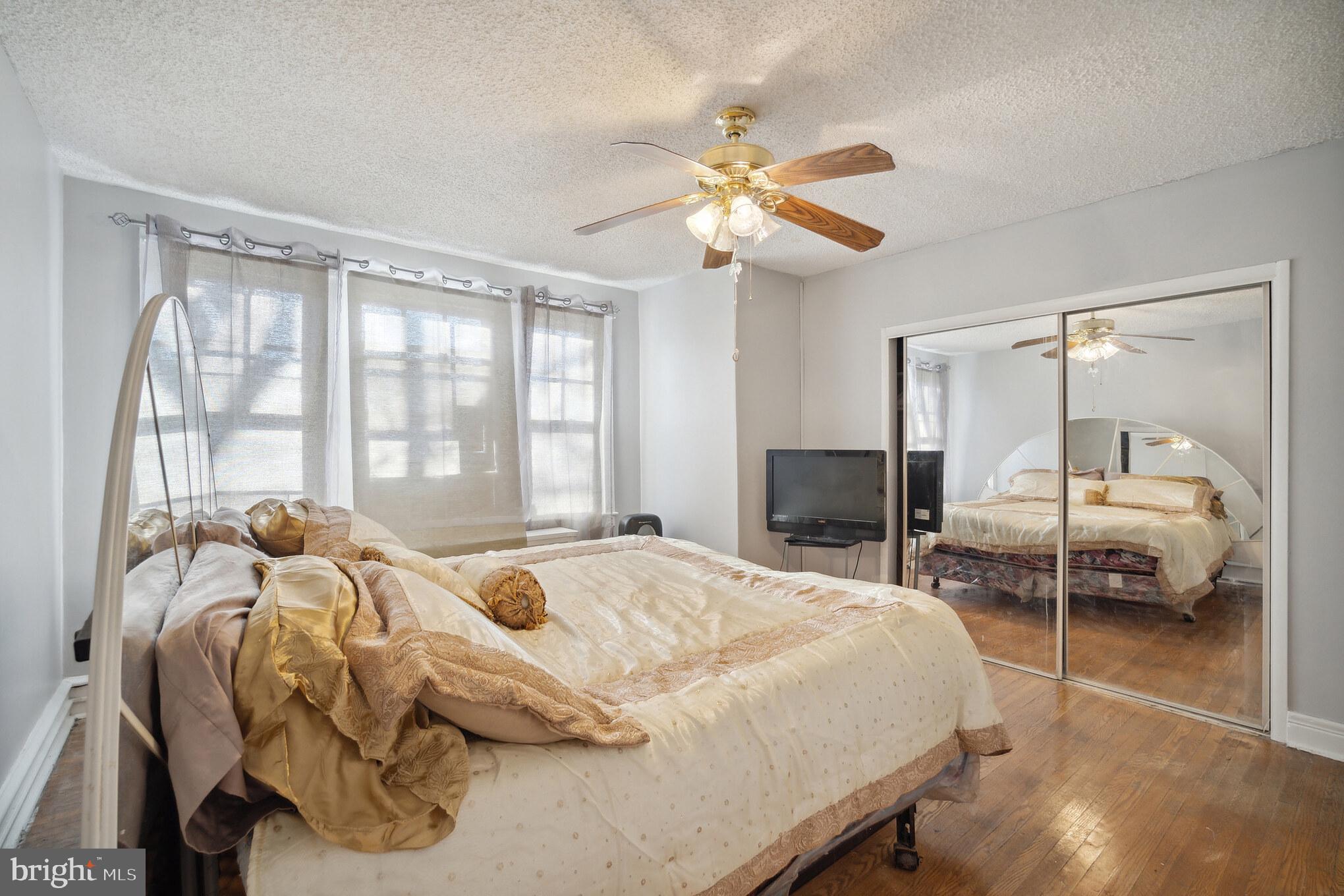 OXFORD CIRCLE - Residential