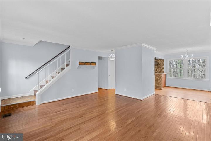 LONDON TOWNE - Residential