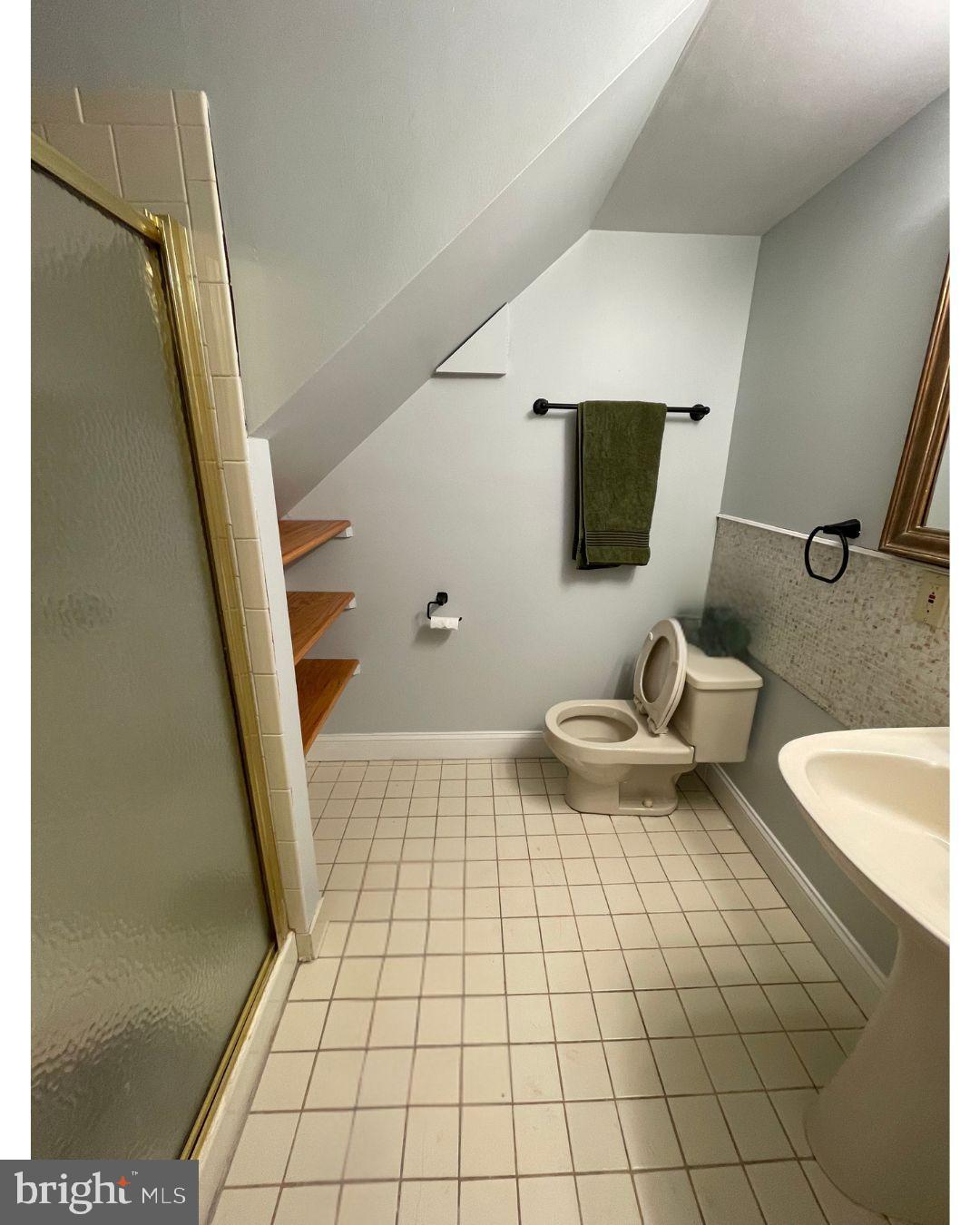 LONDON TOWNE - Residential