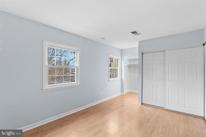 LONDON TOWNE - Residential