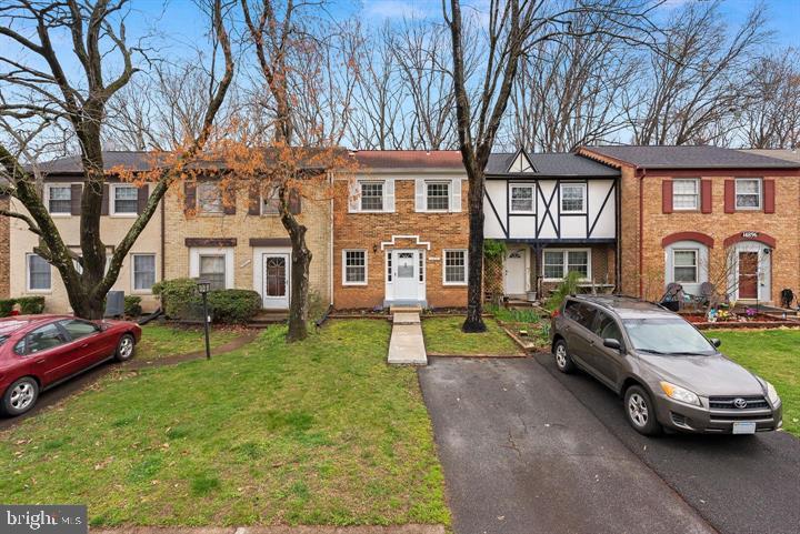 LONDON TOWNE - Residential