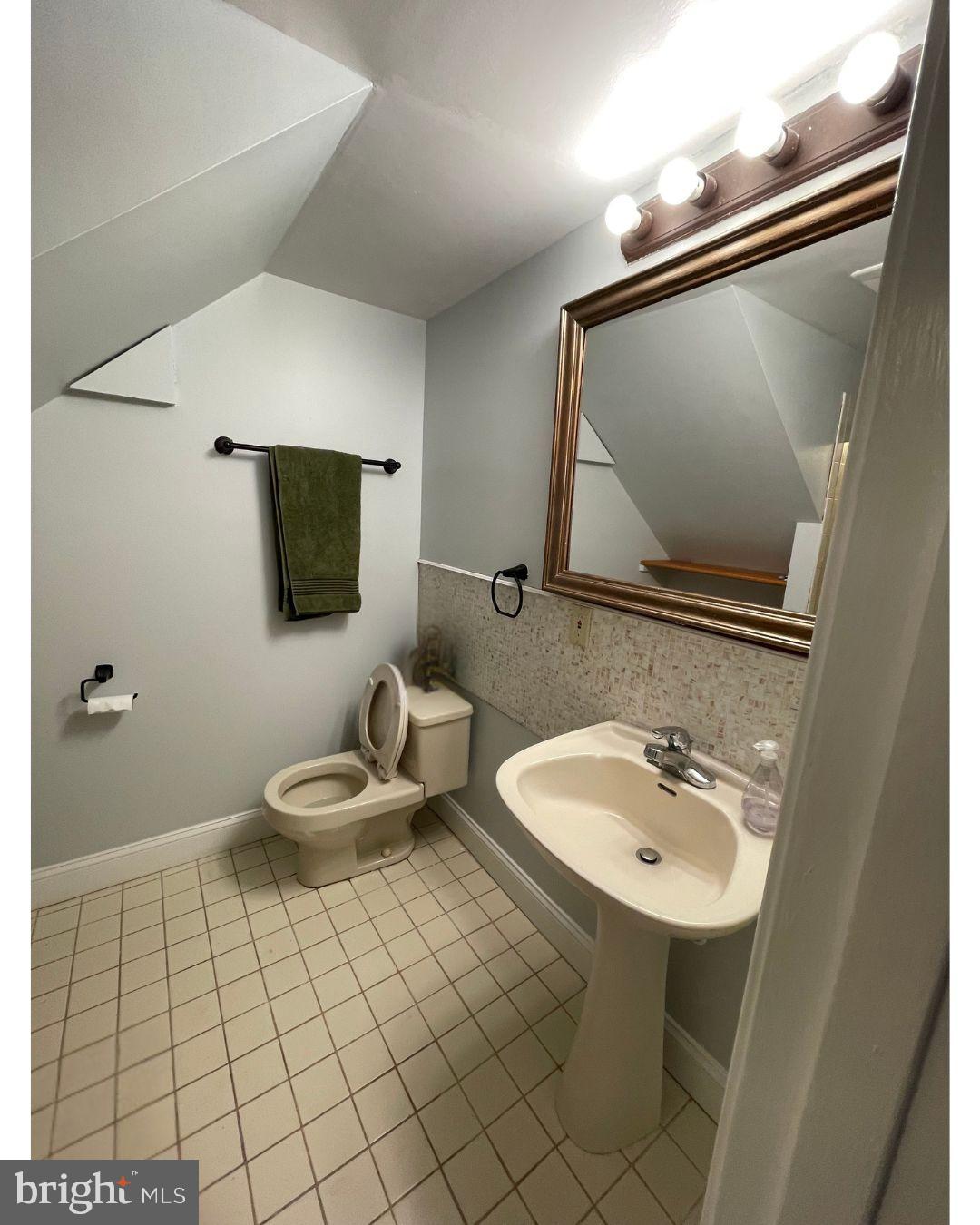 LONDON TOWNE - Residential