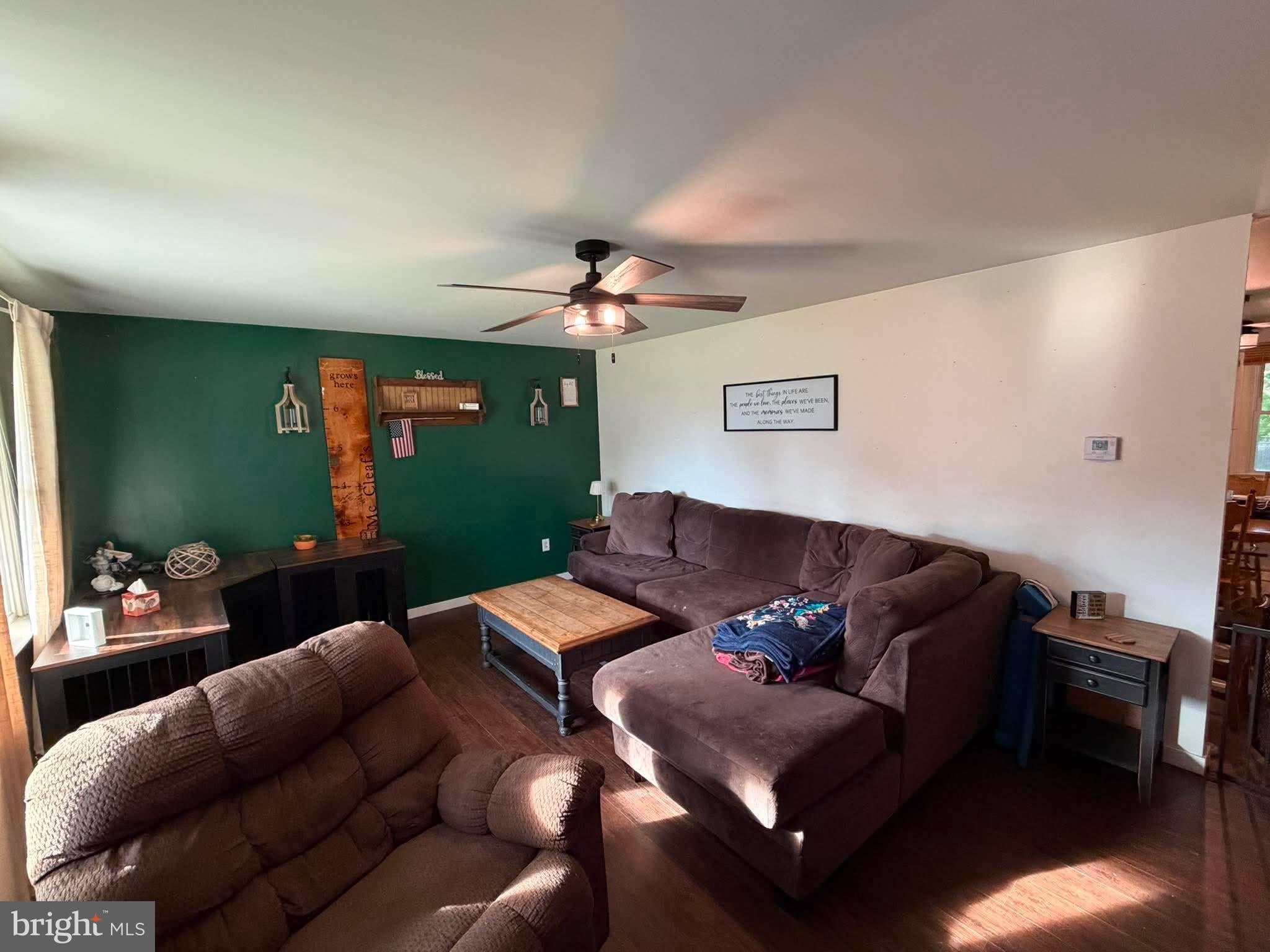 826 CRESCENT DRIVE