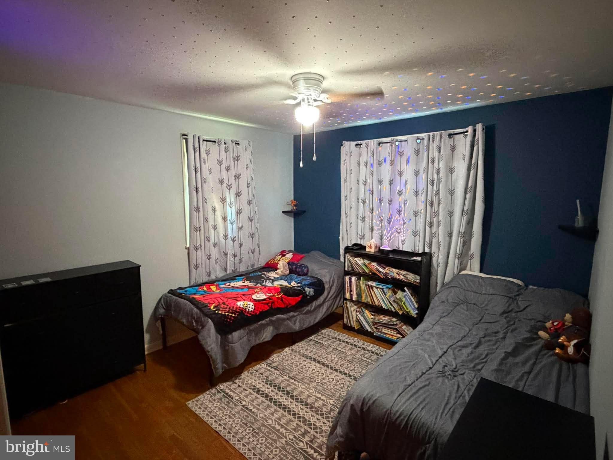 826 CRESCENT DRIVE