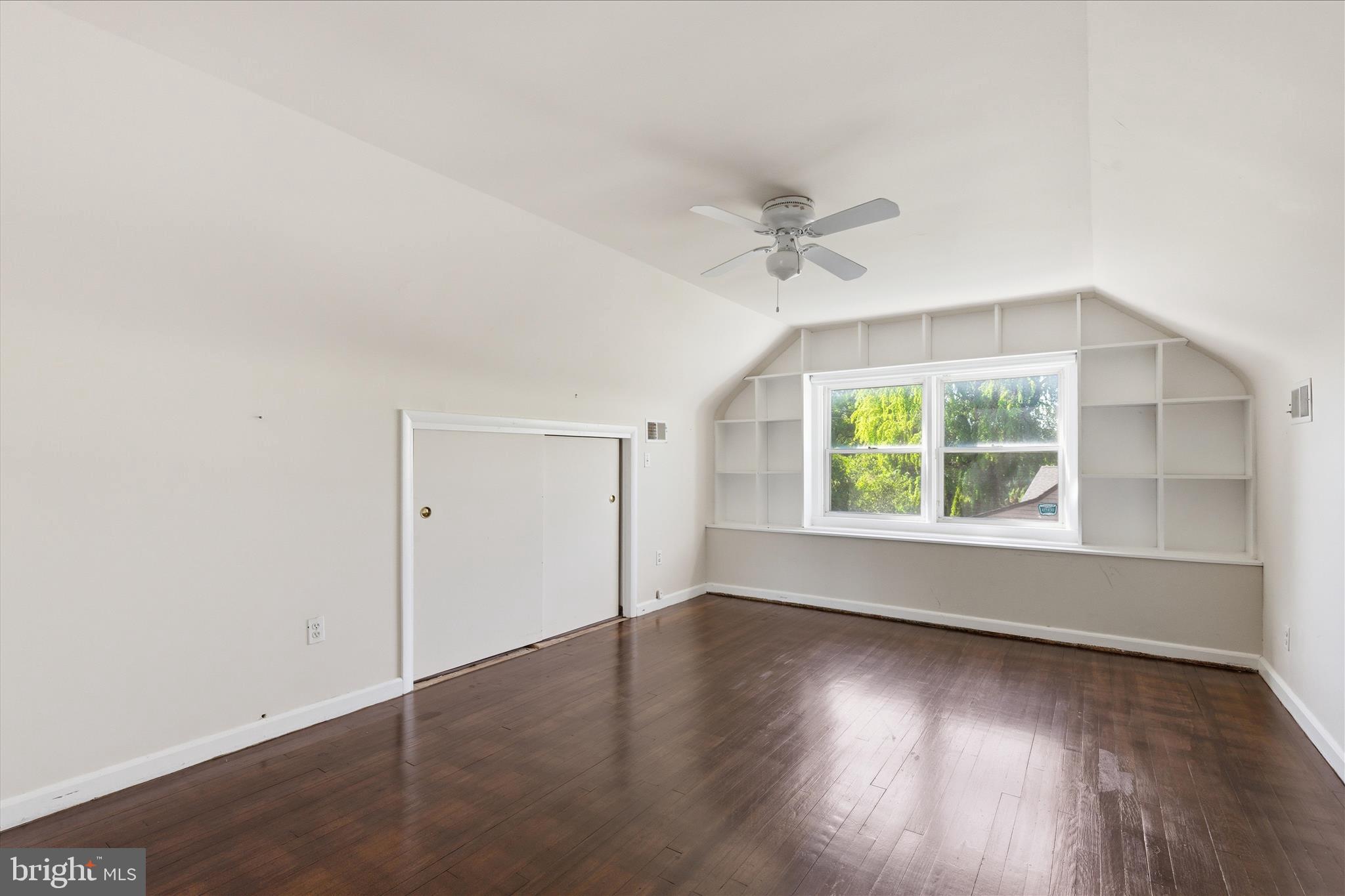 LONG MEADOW ESTATES - Residential