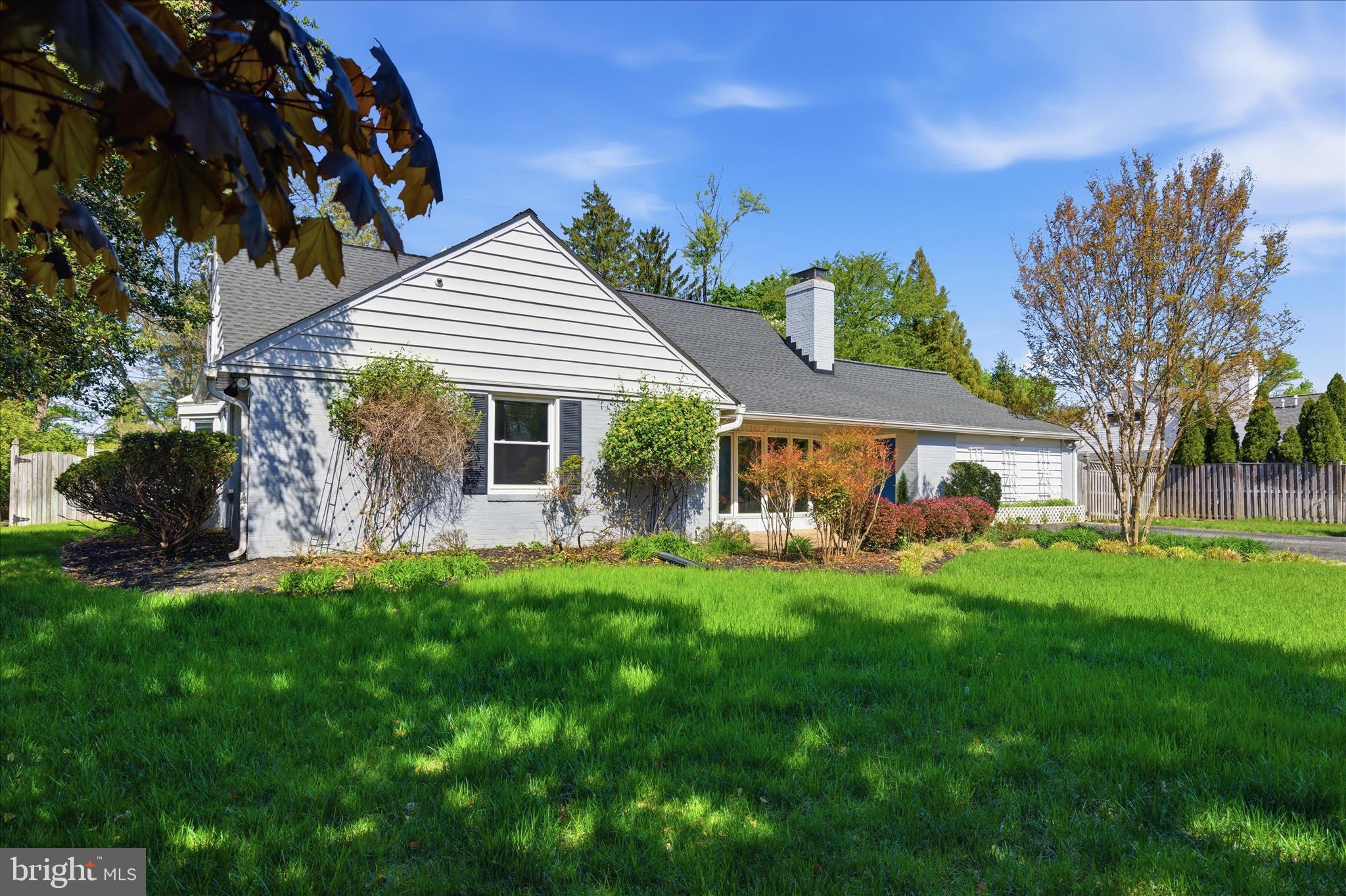 LONG MEADOW ESTATES - Residential