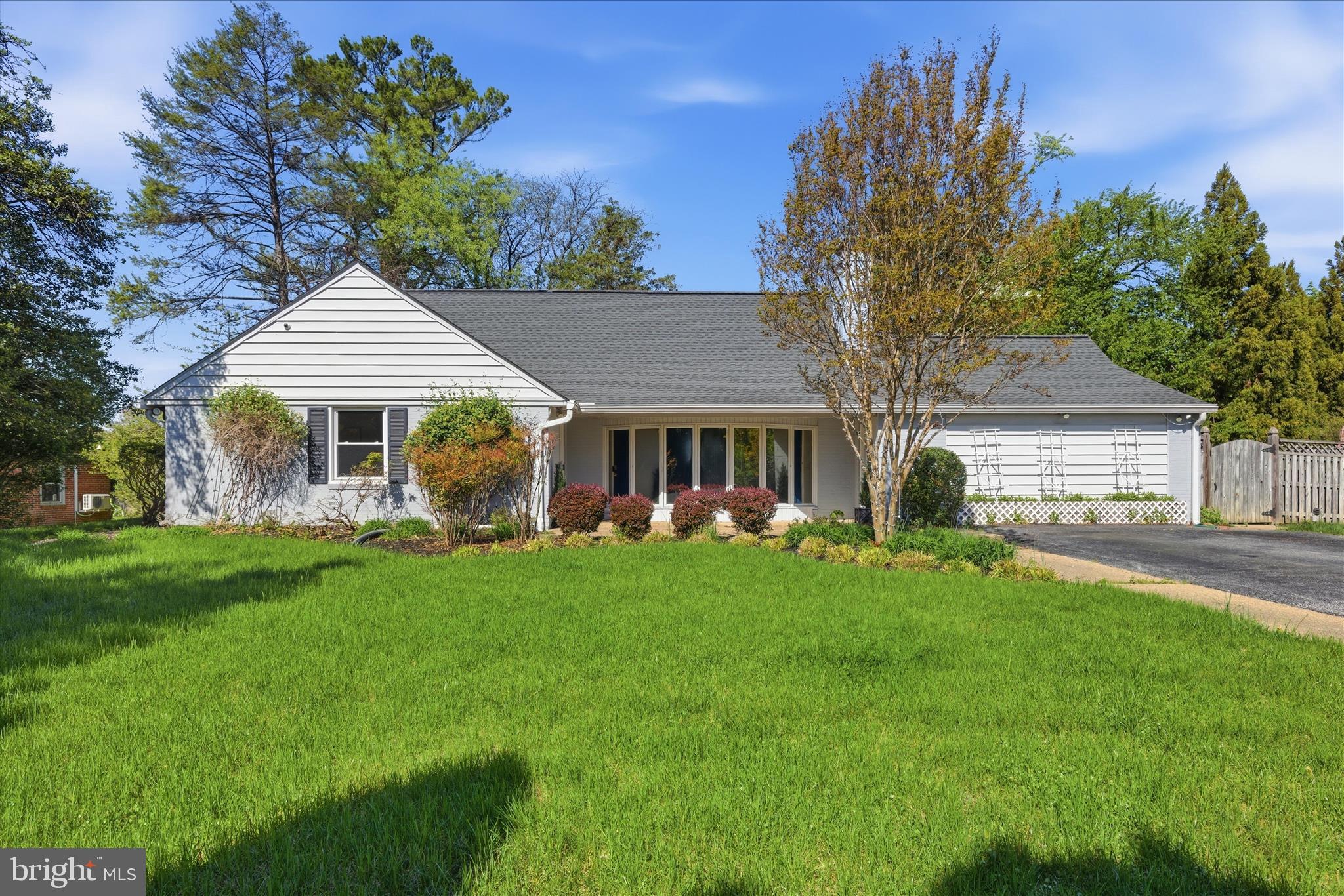 LONG MEADOW ESTATES - Residential