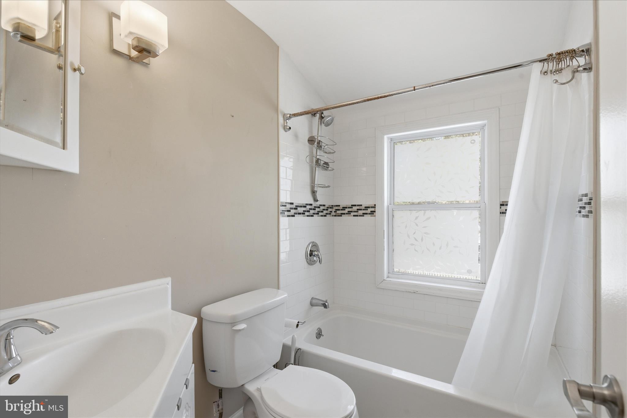 LONG MEADOW ESTATES - Residential