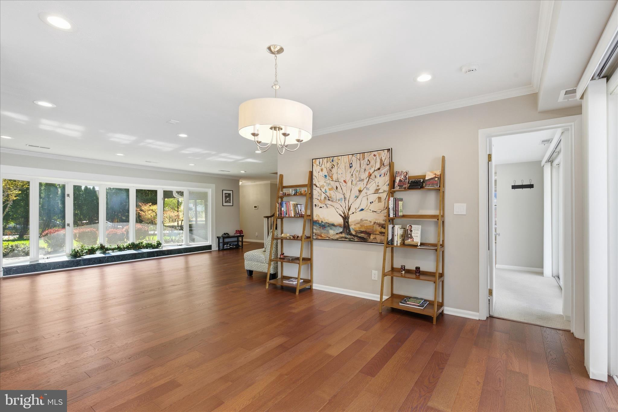 LONG MEADOW ESTATES - Residential