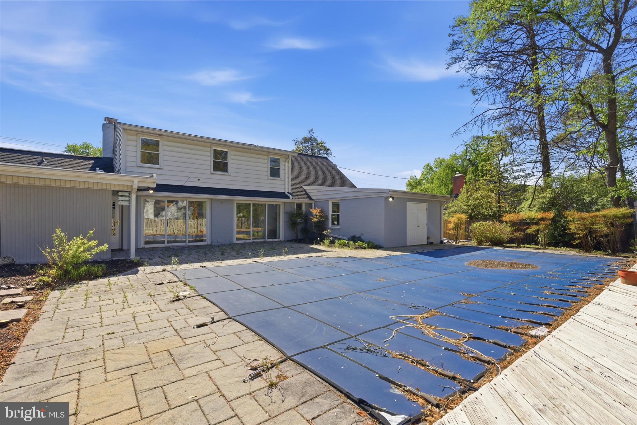 LONG MEADOW ESTATES - Residential