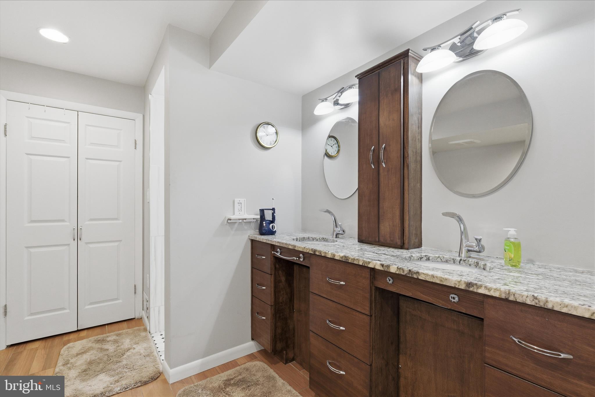 LONG MEADOW ESTATES - Residential