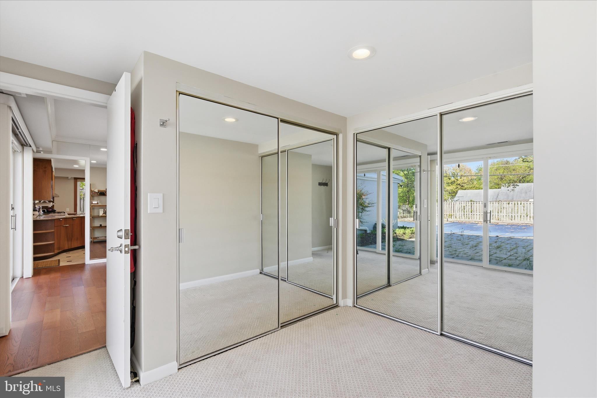 LONG MEADOW ESTATES - Residential