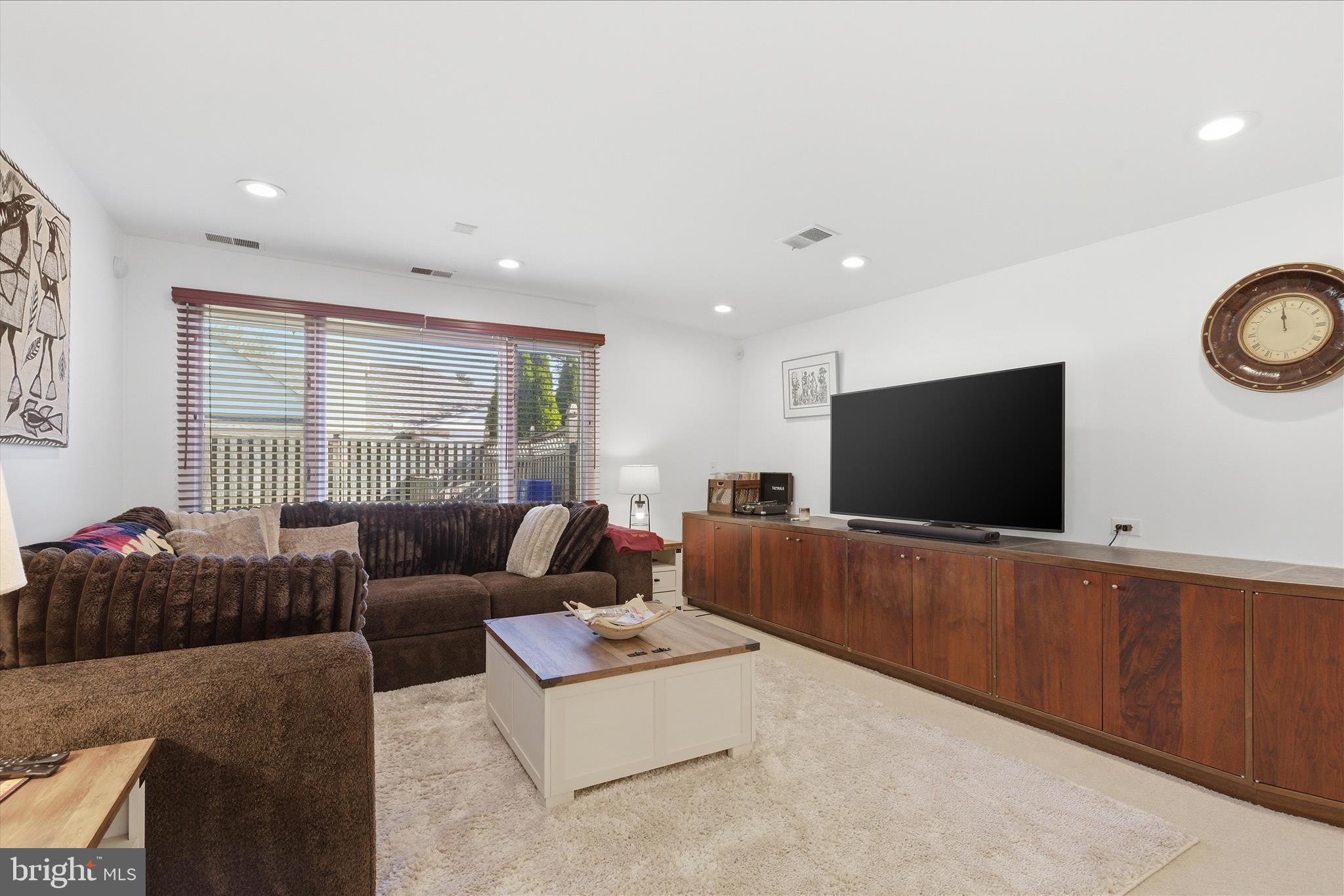 LONG MEADOW ESTATES - Residential