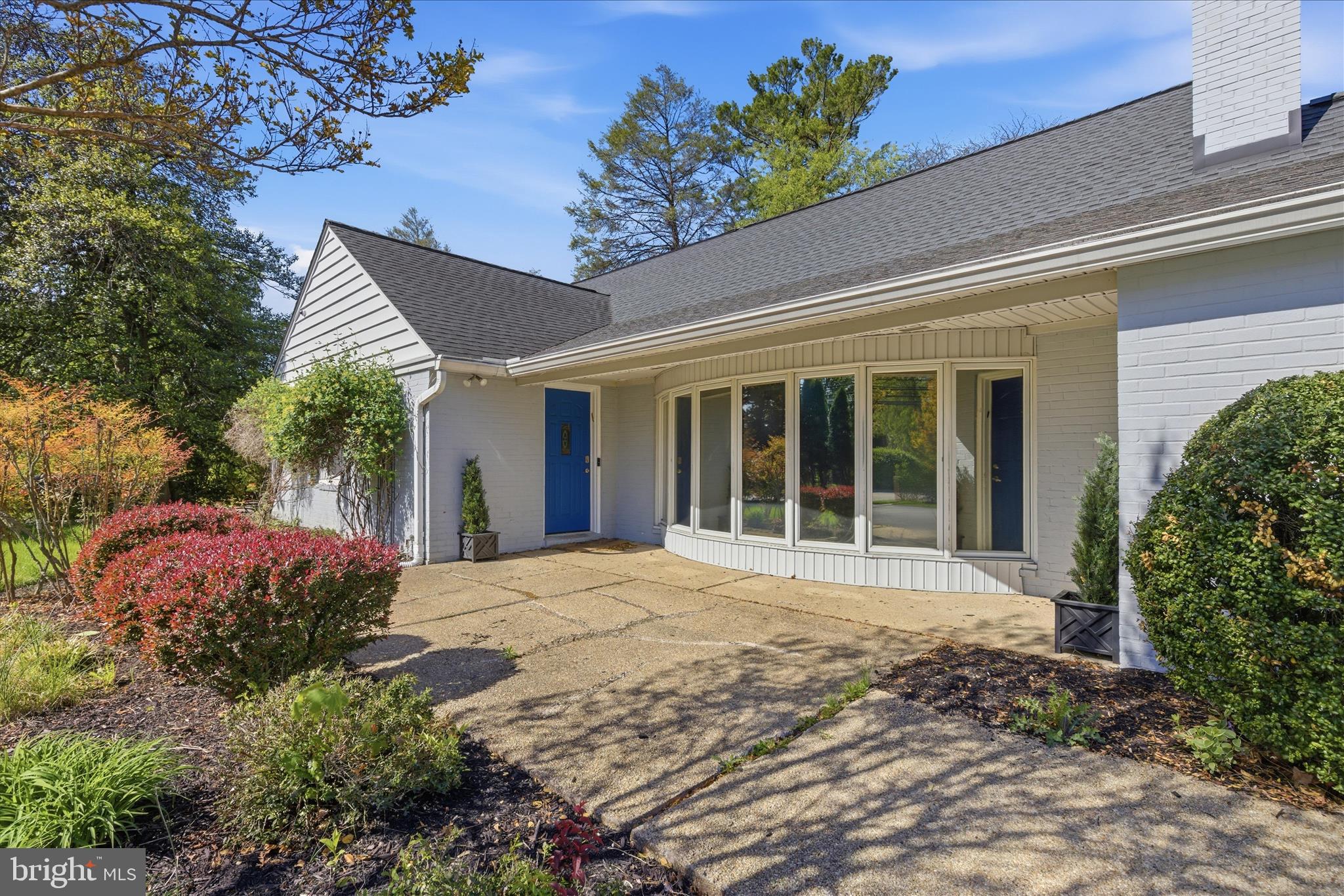 LONG MEADOW ESTATES - Residential