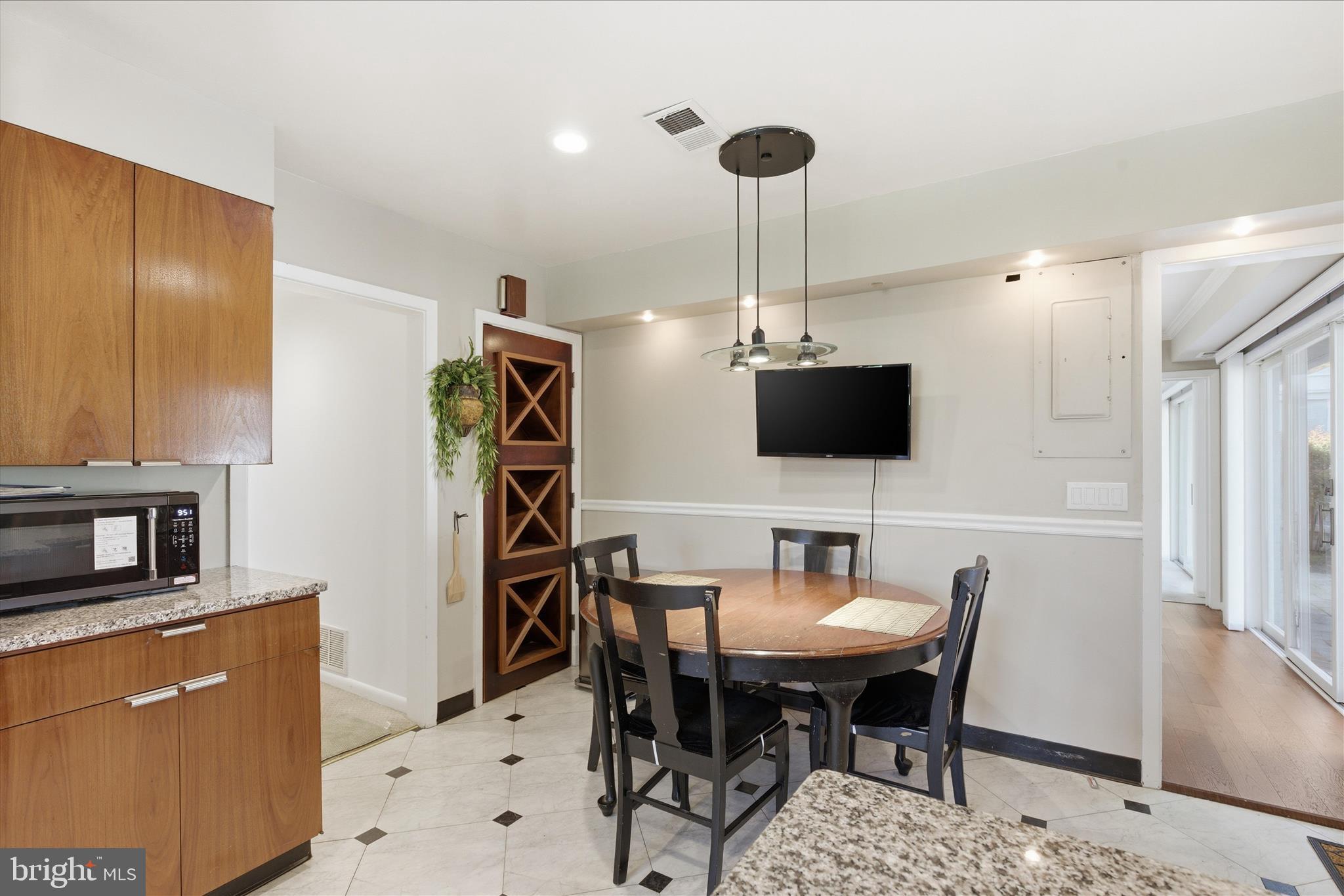 LONG MEADOW ESTATES - Residential