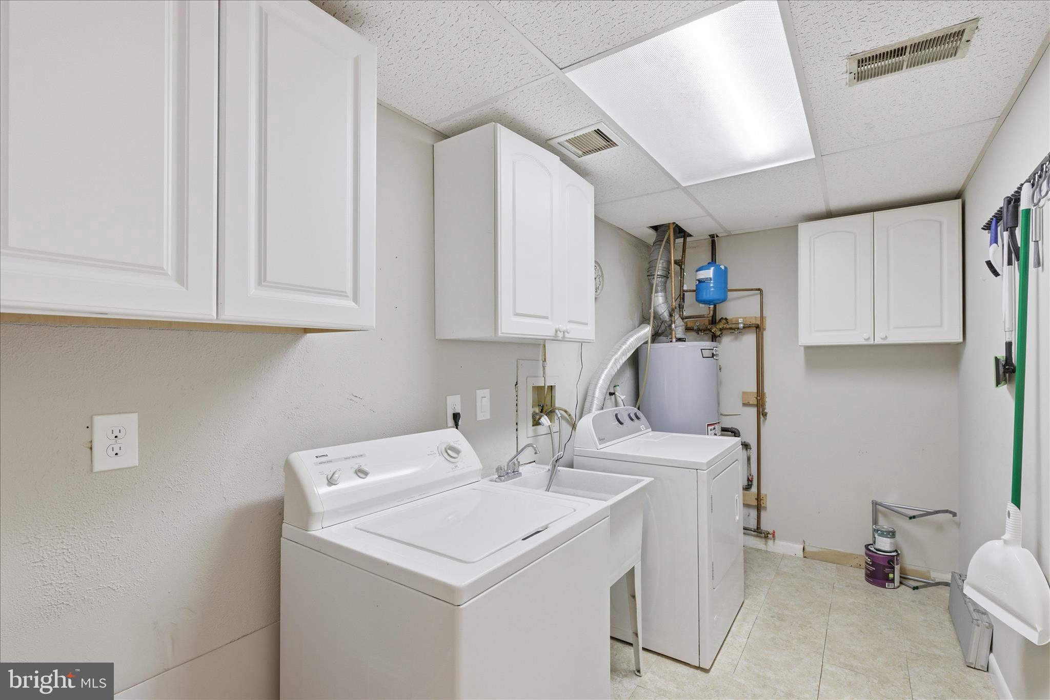 LONG MEADOW ESTATES - Residential