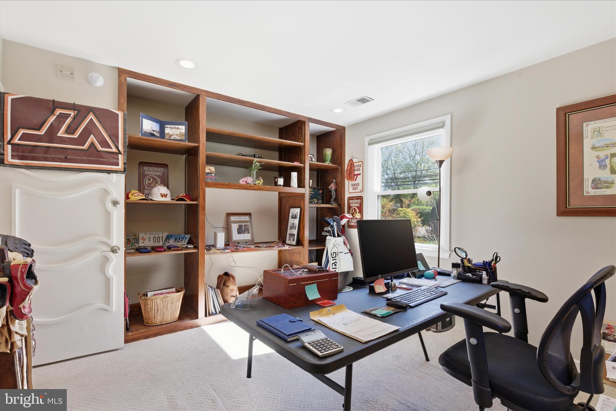 LONG MEADOW ESTATES - Residential