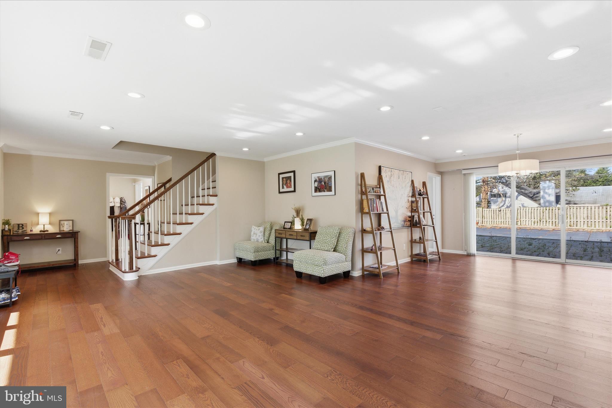 LONG MEADOW ESTATES - Residential