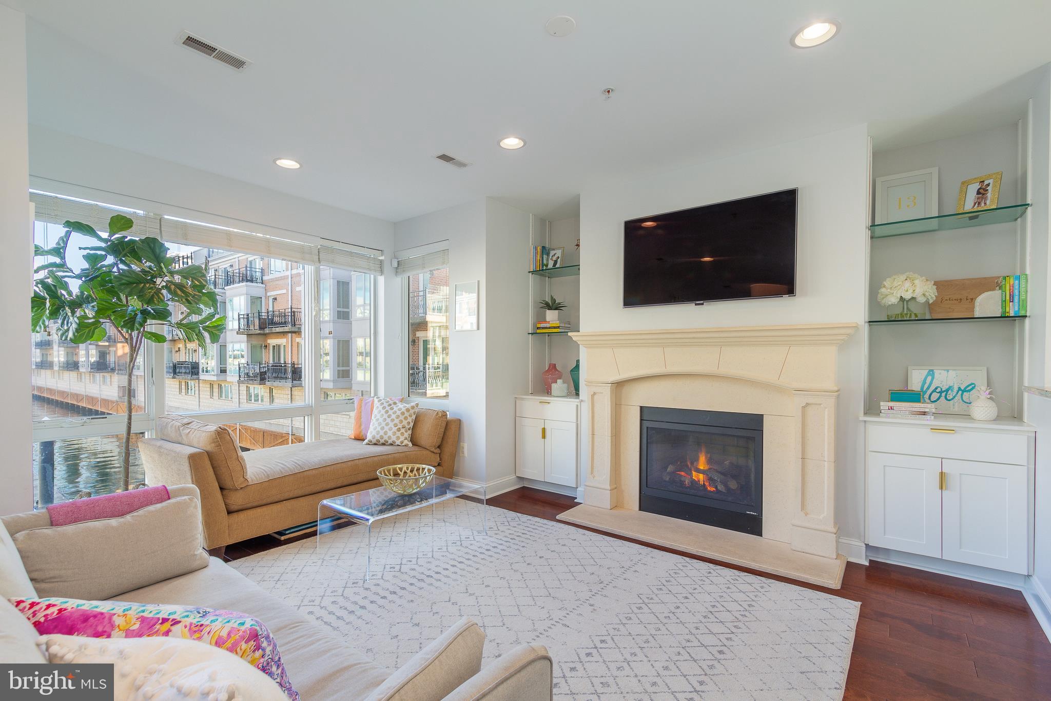 PIER HOMES AT HARBORVIEW - Residential Lease