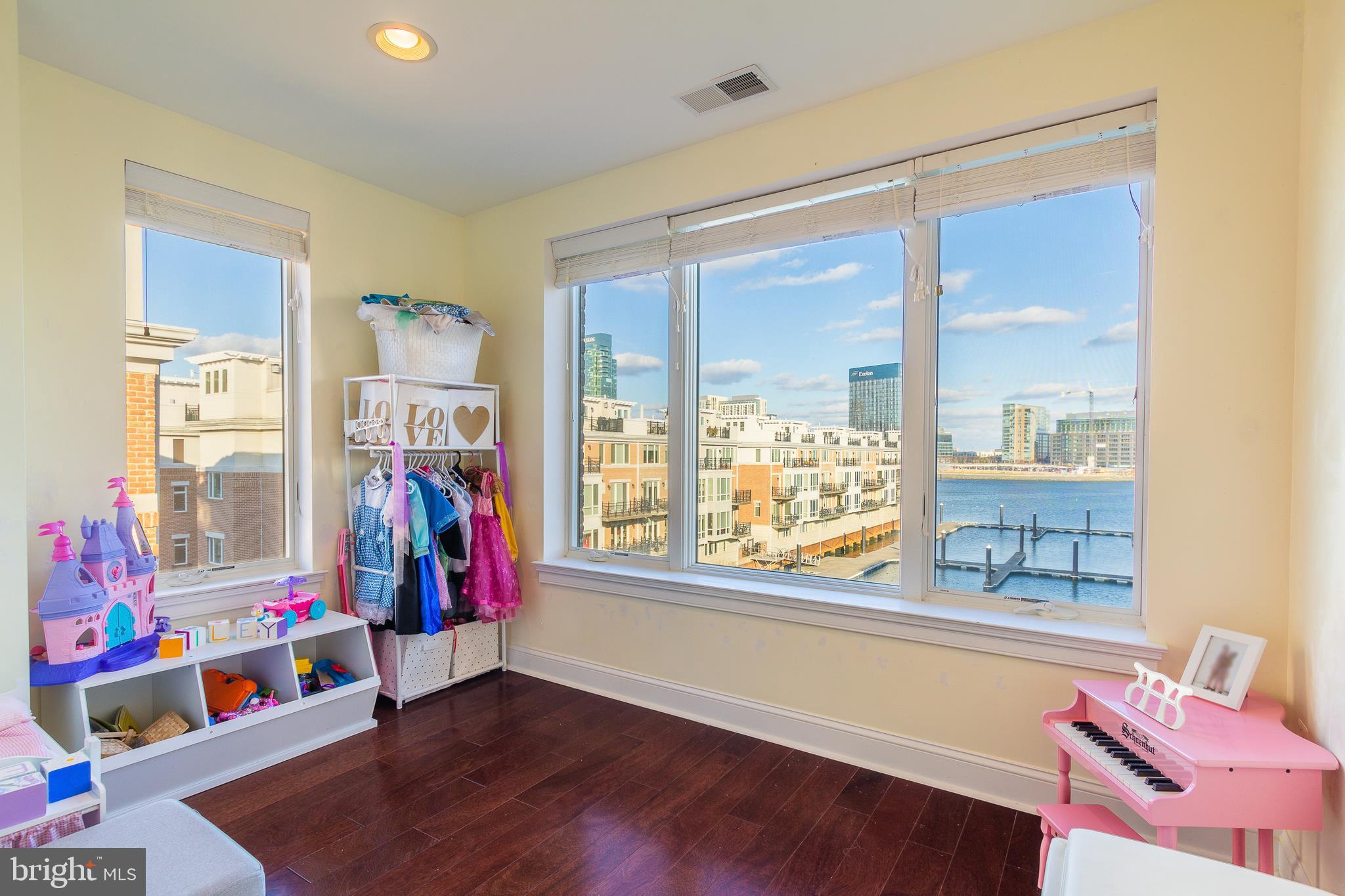 PIER HOMES AT HARBORVIEW - Residential Lease