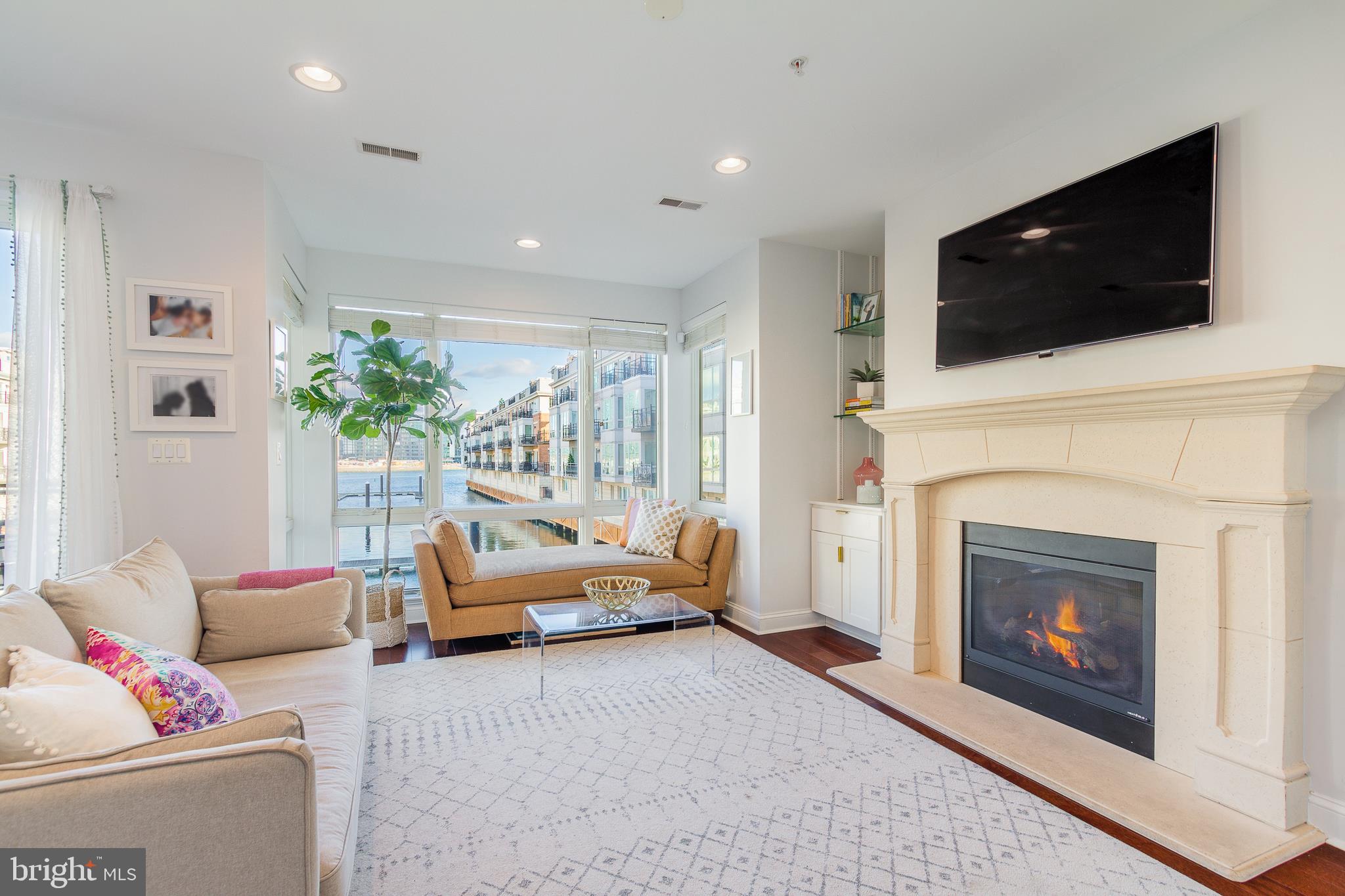 PIER HOMES AT HARBORVIEW - Residential Lease