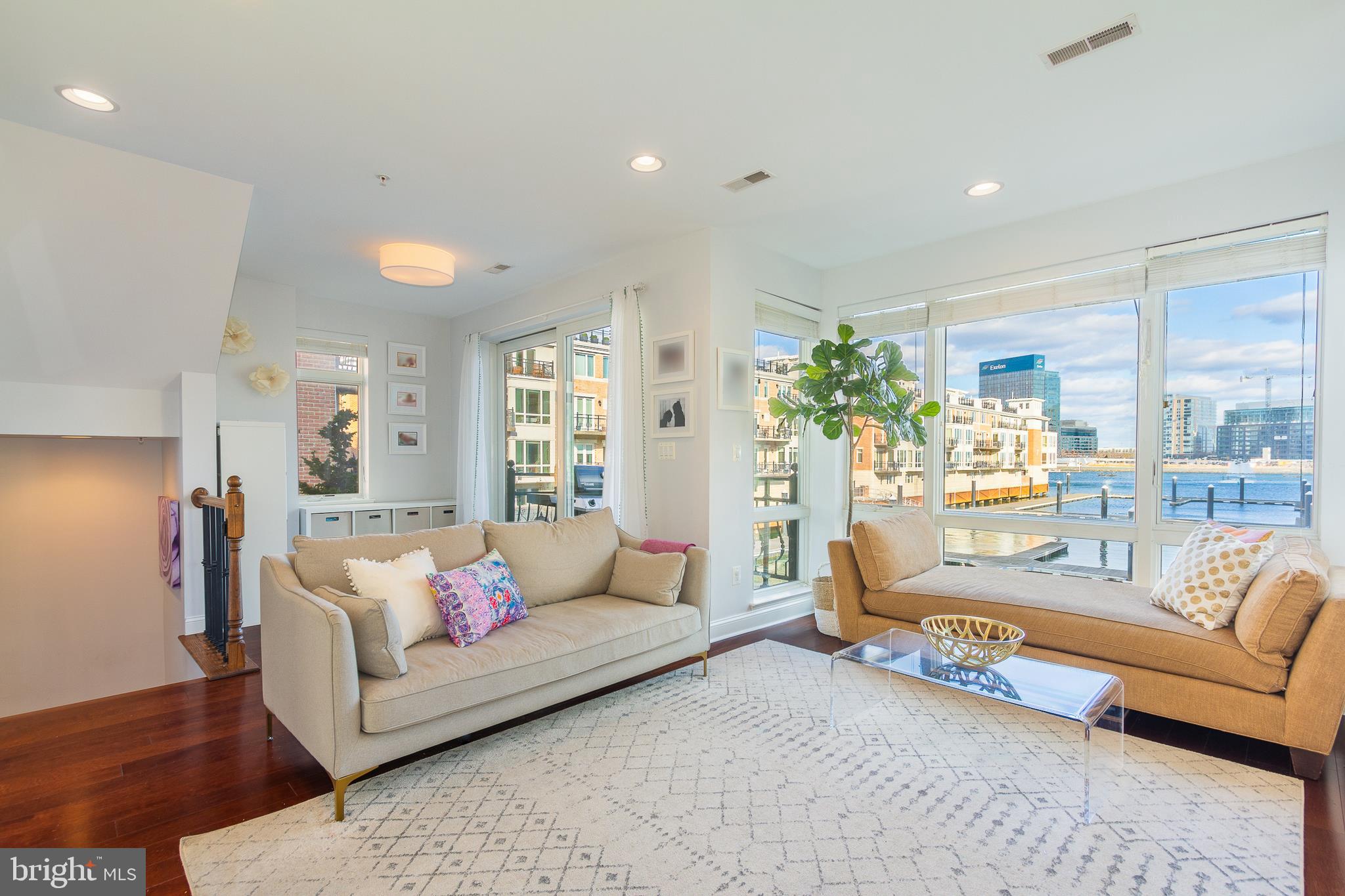 PIER HOMES AT HARBORVIEW - Residential Lease