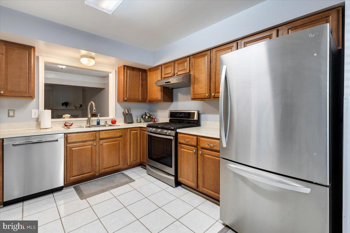 2624 MIRANDA COURT