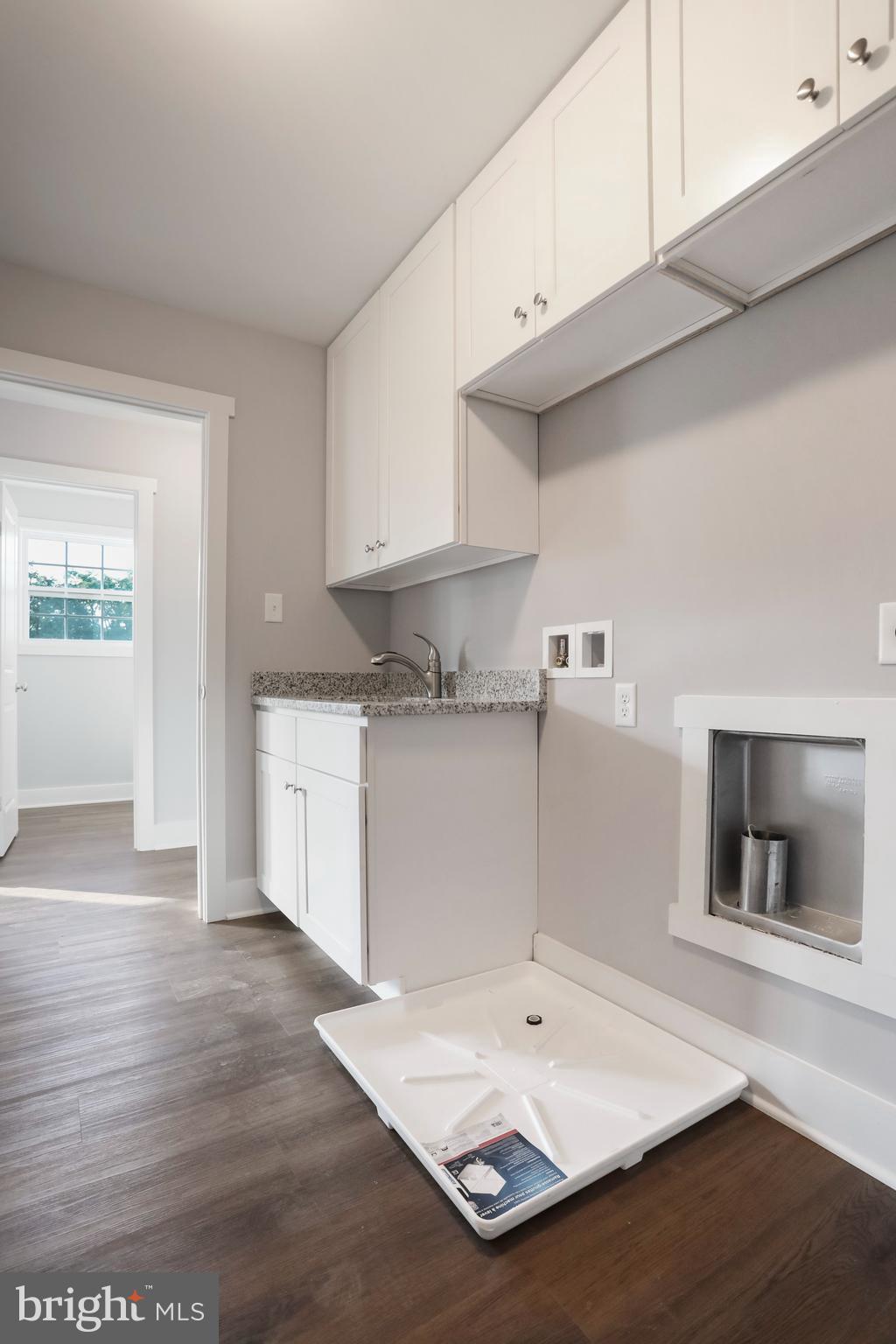 WOODBURY ESTATES - Residential