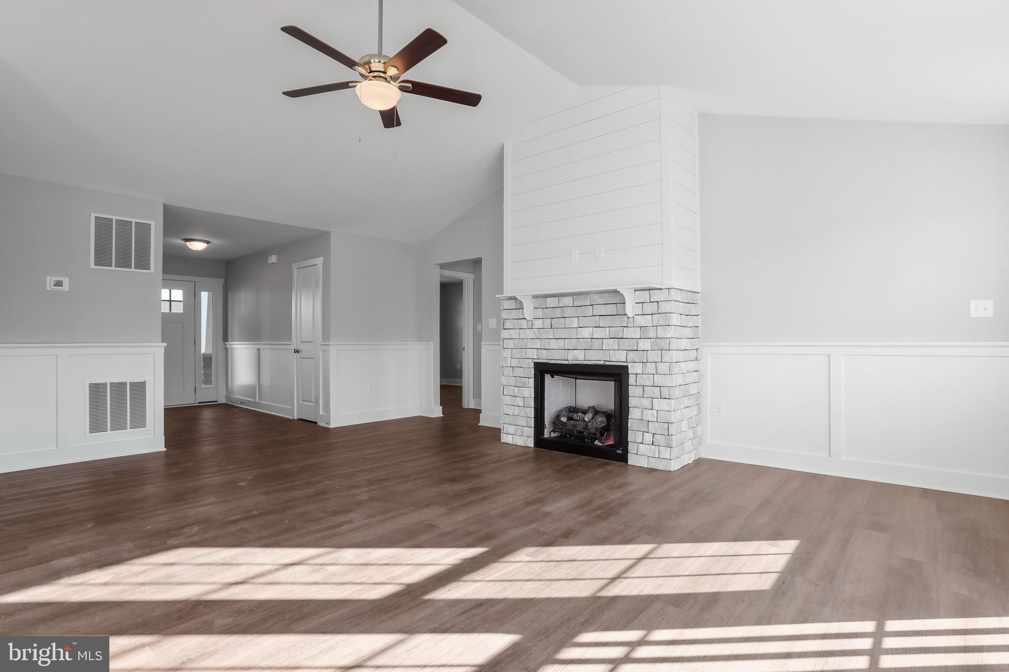 WOODBURY ESTATES - Residential