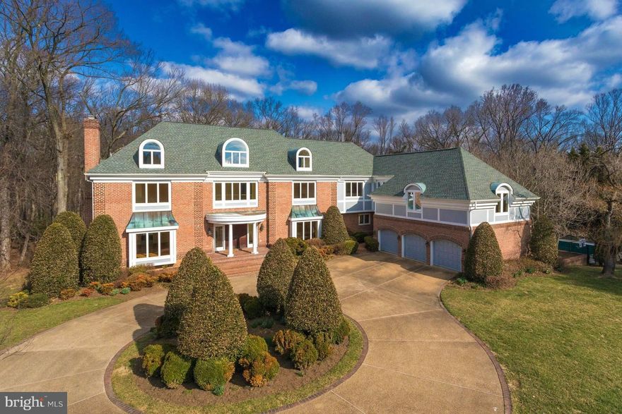 Over 11000 sf, Chateau Chambord is inspired by French Norman European Estates.Including 2000 sf 2-story guest/pool house. Sited on 5 pristine acres. A magnificent masterpiece with character & charisma,no omissions here-luxury indulgence all under 1 roof & beyond.Lovely outdoors:swimming pool,spa,brick plazas, breezeway,4 car garage.