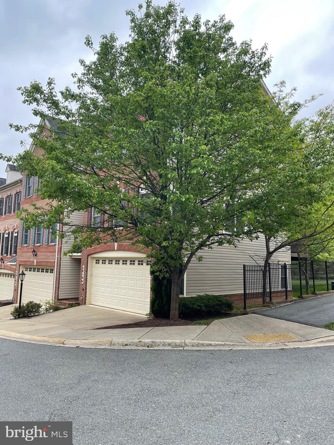 ORCHARD RUN TOWNHOUSE CONDOMINIUMS - Residential