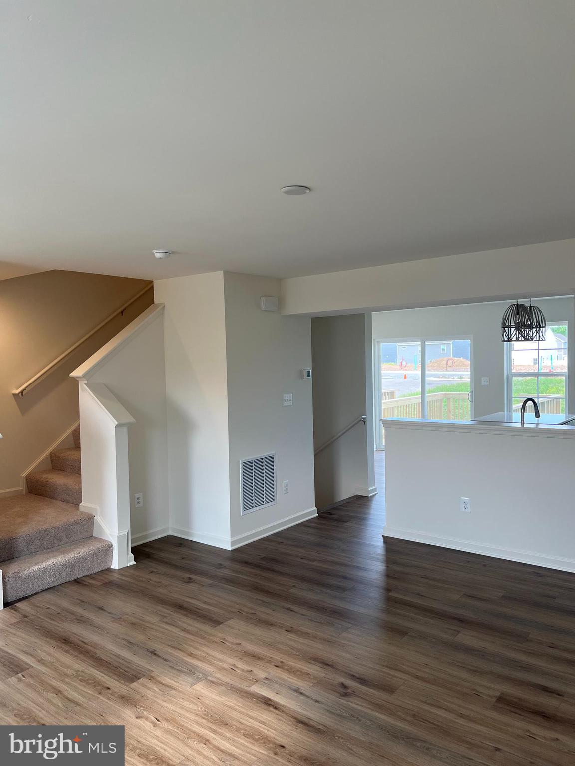 OVERLOOK AT RIVERSIDE TOWNHOMES - Residential Lease