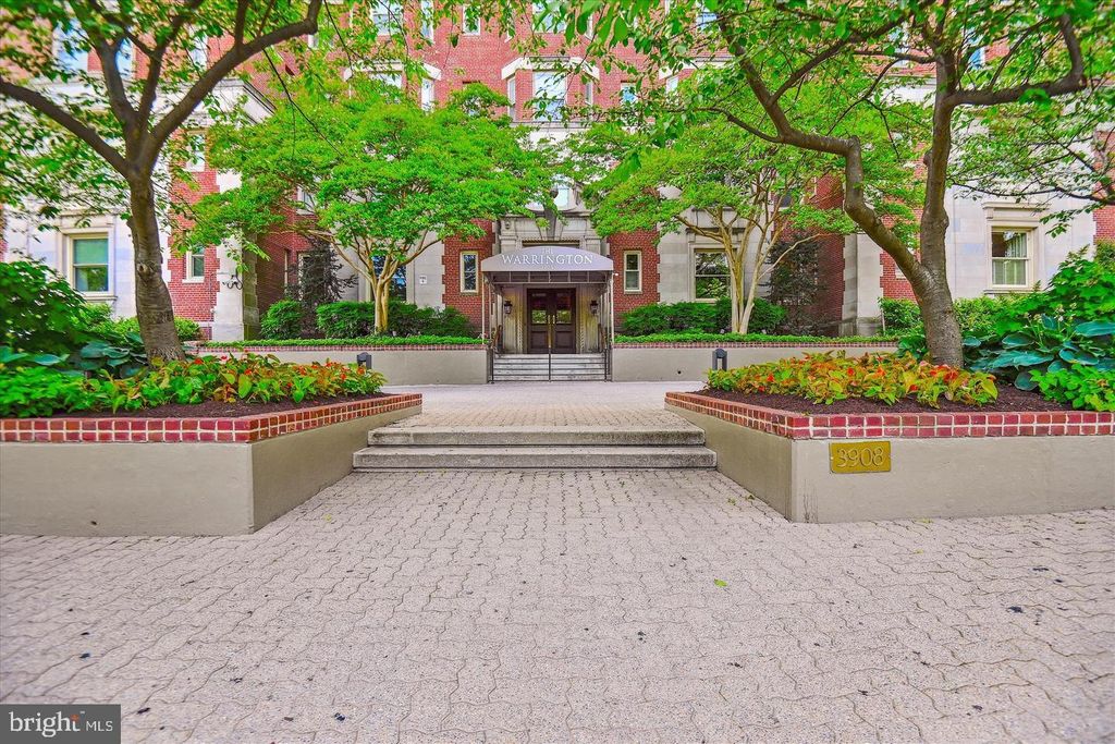 Photo of 3908 N Charles Street #402, BALTIMORE, MD 21218 (MLS # MDBA2216624)
