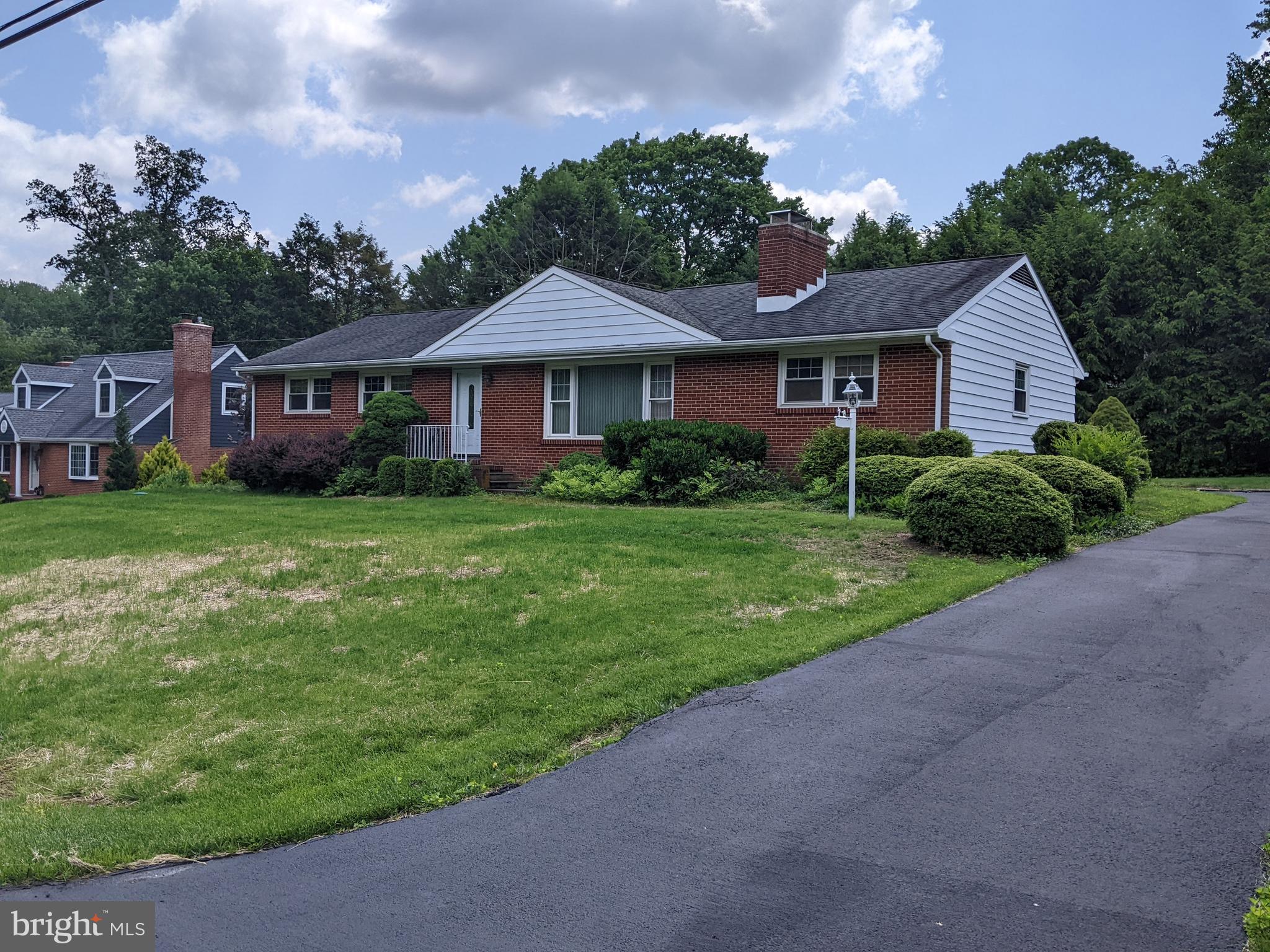 22 MOUNT AIRY DRIVE