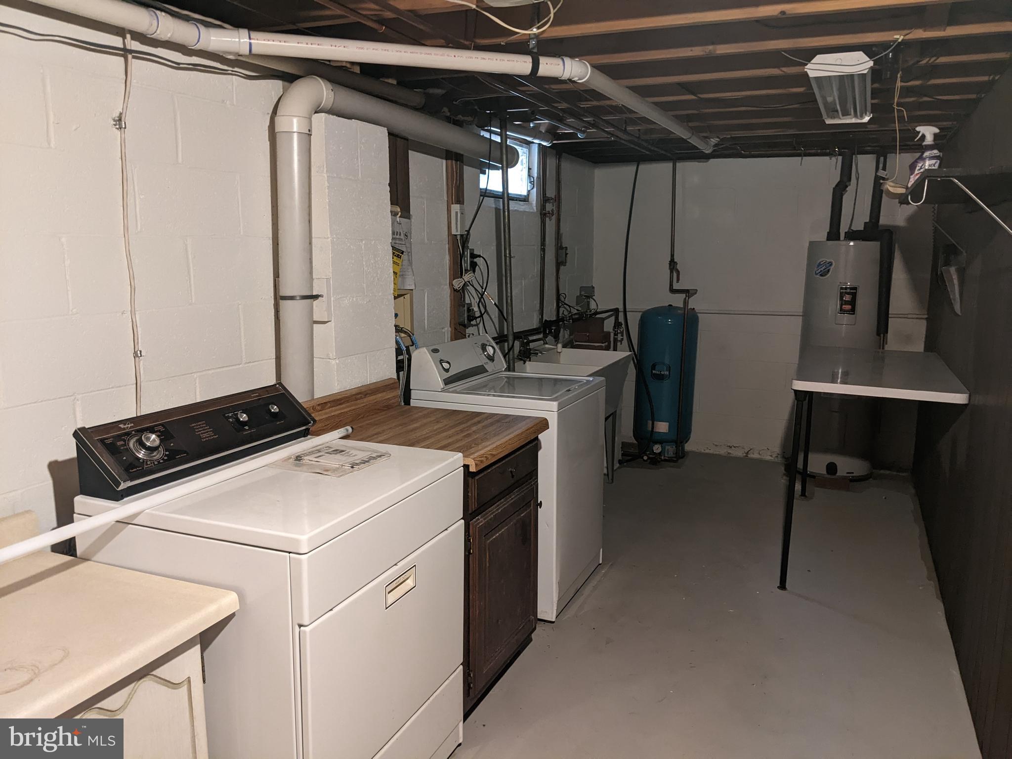 HOLLINGSWORTH - Residential