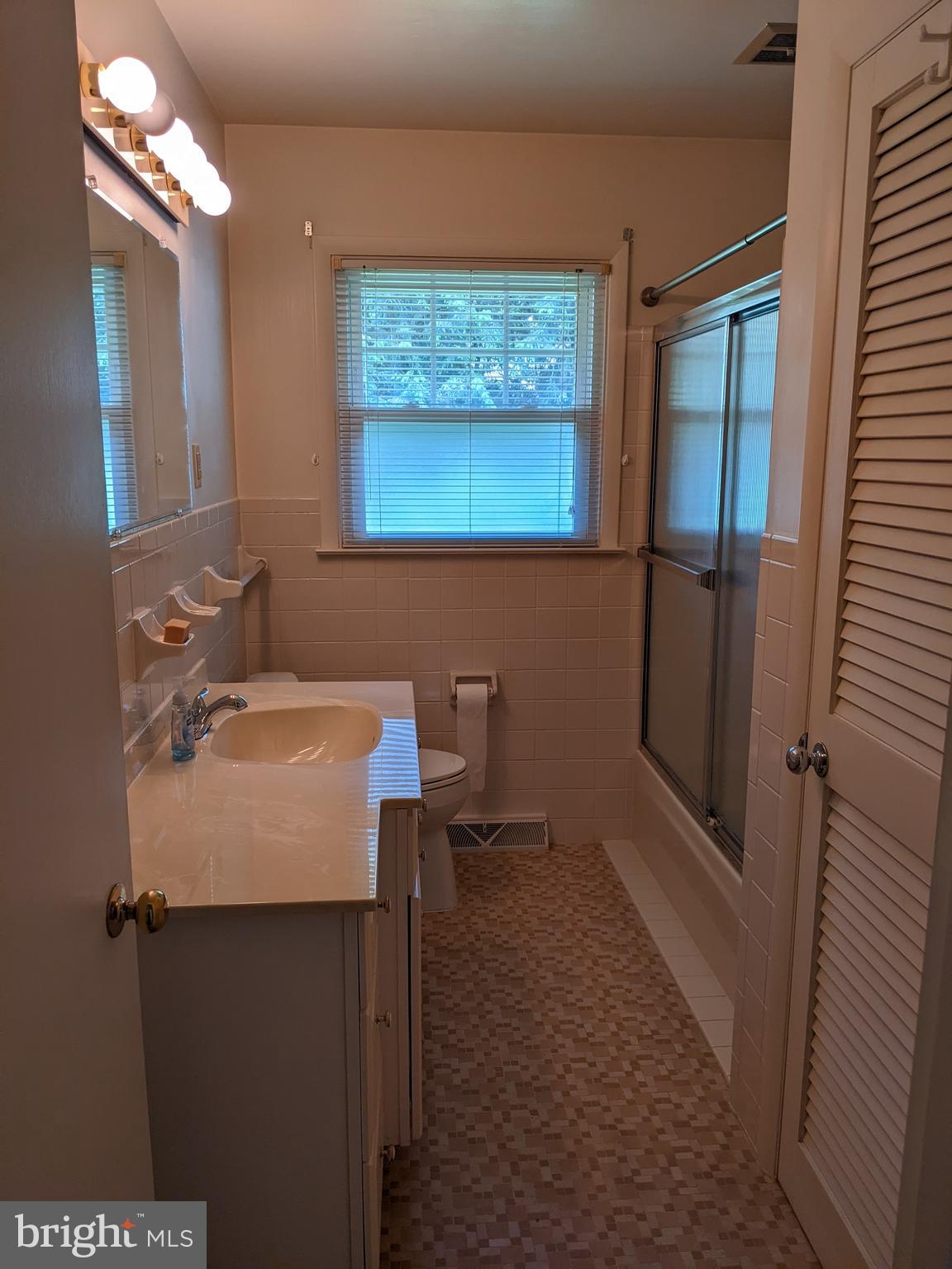 HOLLINGSWORTH - Residential